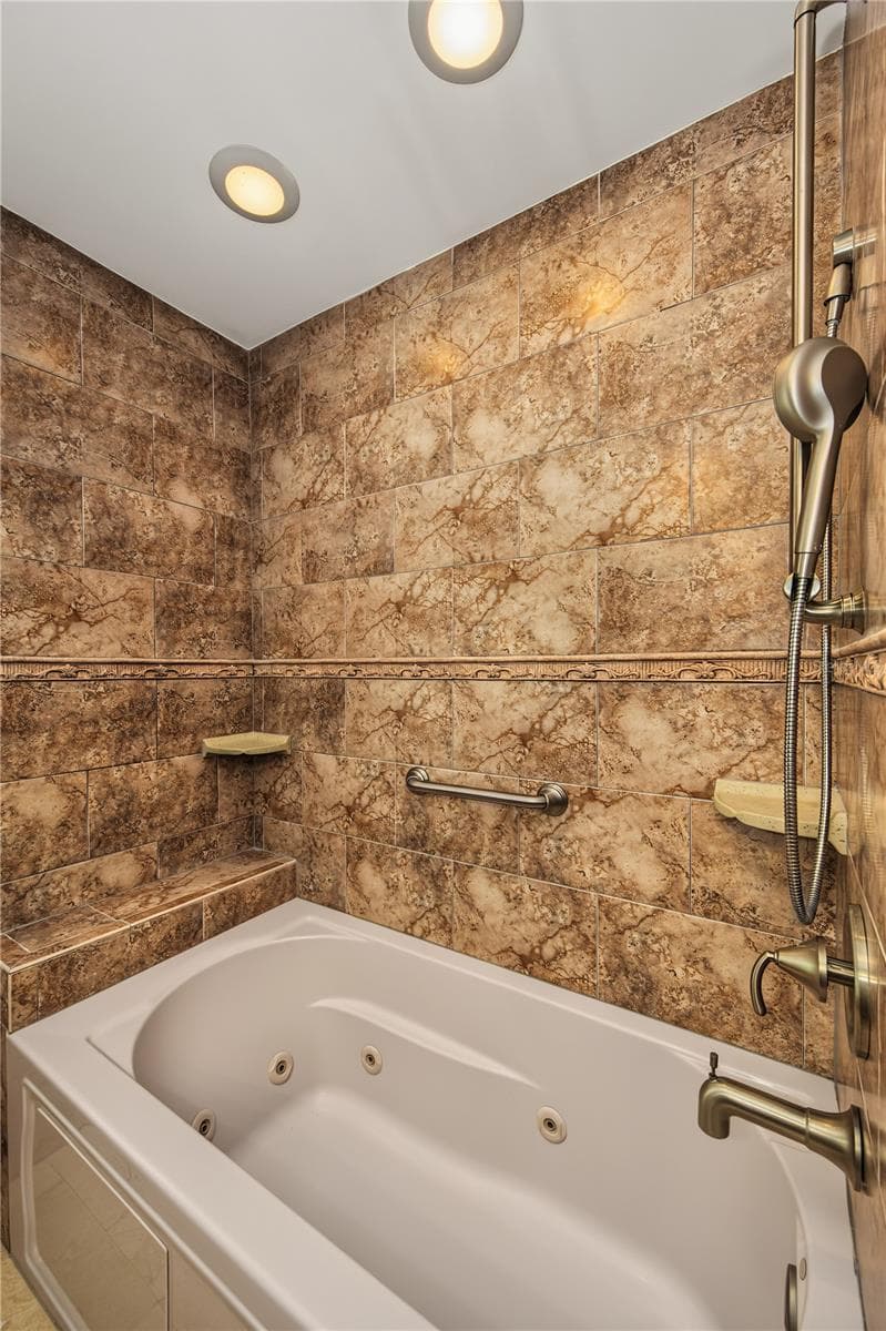 updated middle bathroom - 2233 PINNACLE CIR S, PALM HARBOR