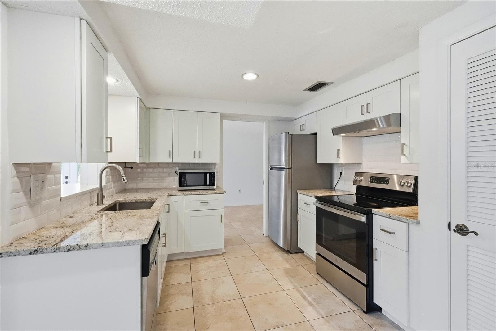 Kitchen - 3667 CAROL LN, SARASOTA
