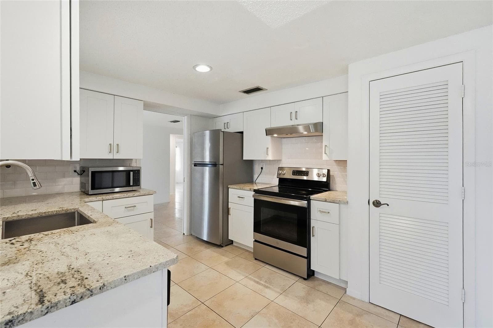 Kitchen - 3667 CAROL LN, SARASOTA