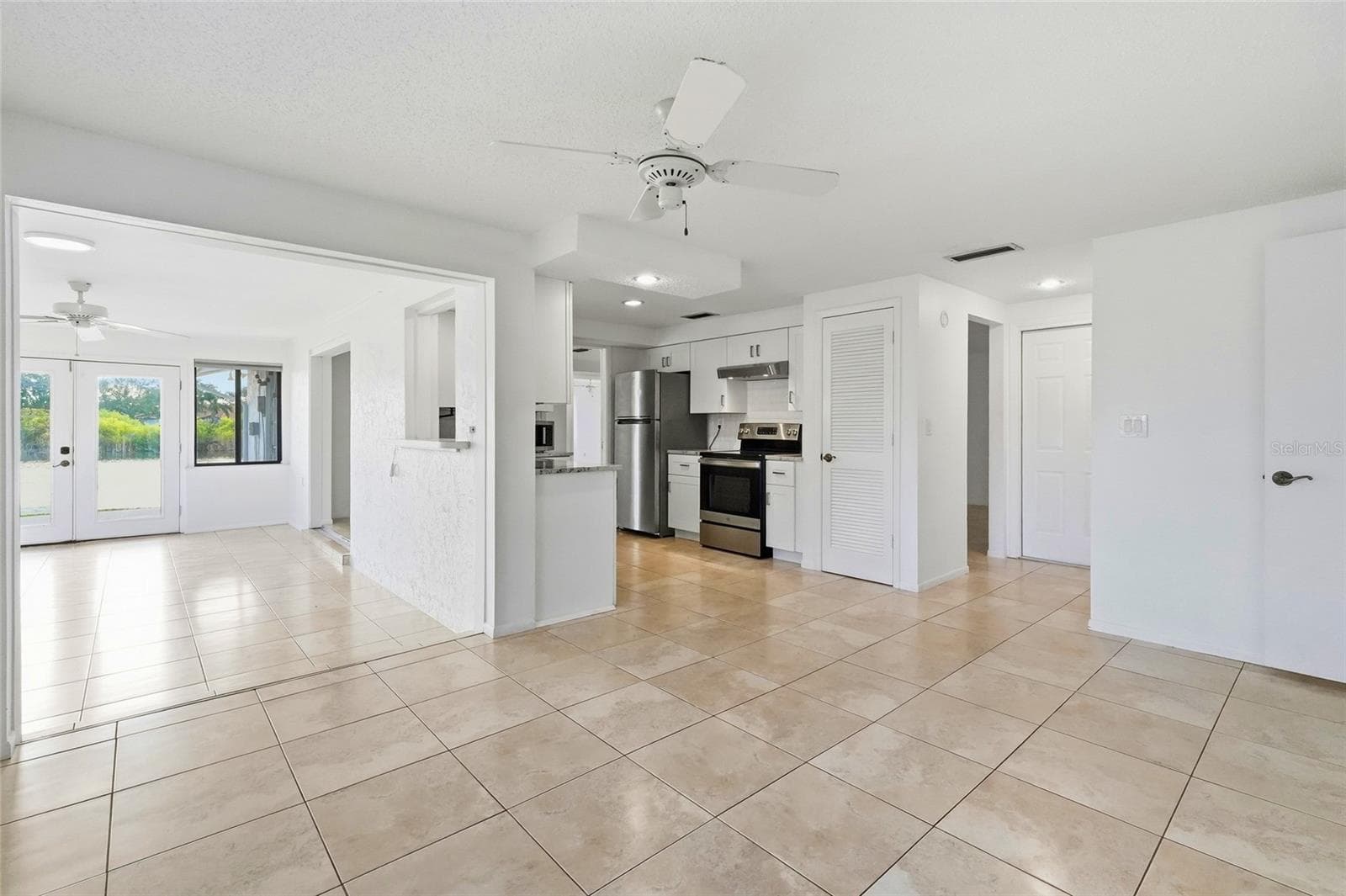 Family Room/Florida Room - 3667 CAROL LN, SARASOTA