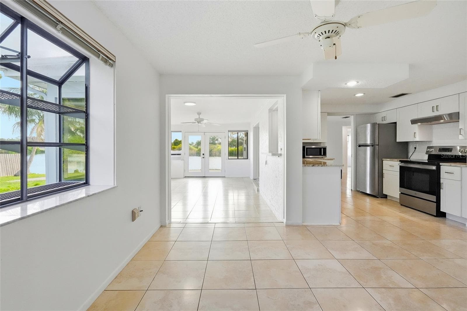 Family Room - 3667 CAROL LN, SARASOTA
