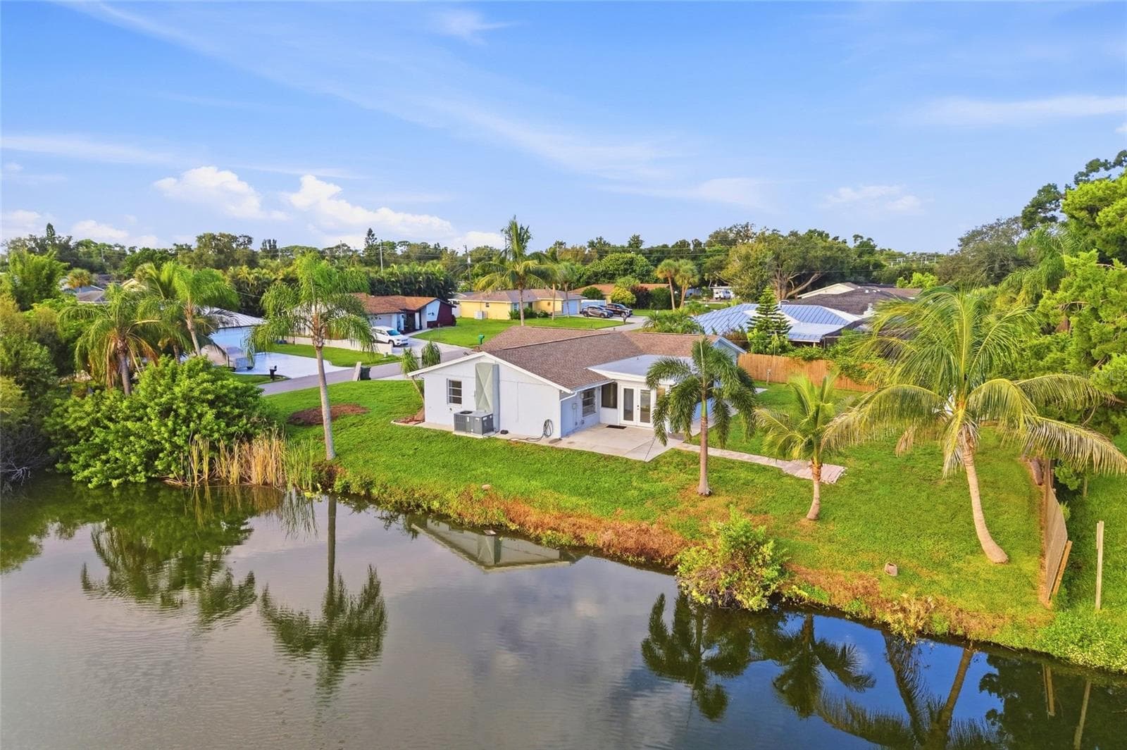 Side View - 3667 CAROL LN, SARASOTA
