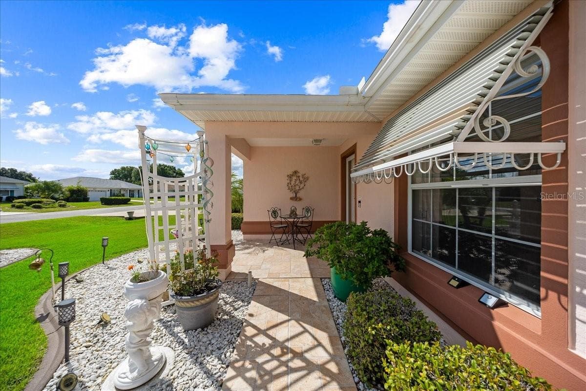 Single Family Residence at 8612 SW 61ST CT, OCALA, photo 2 of 19