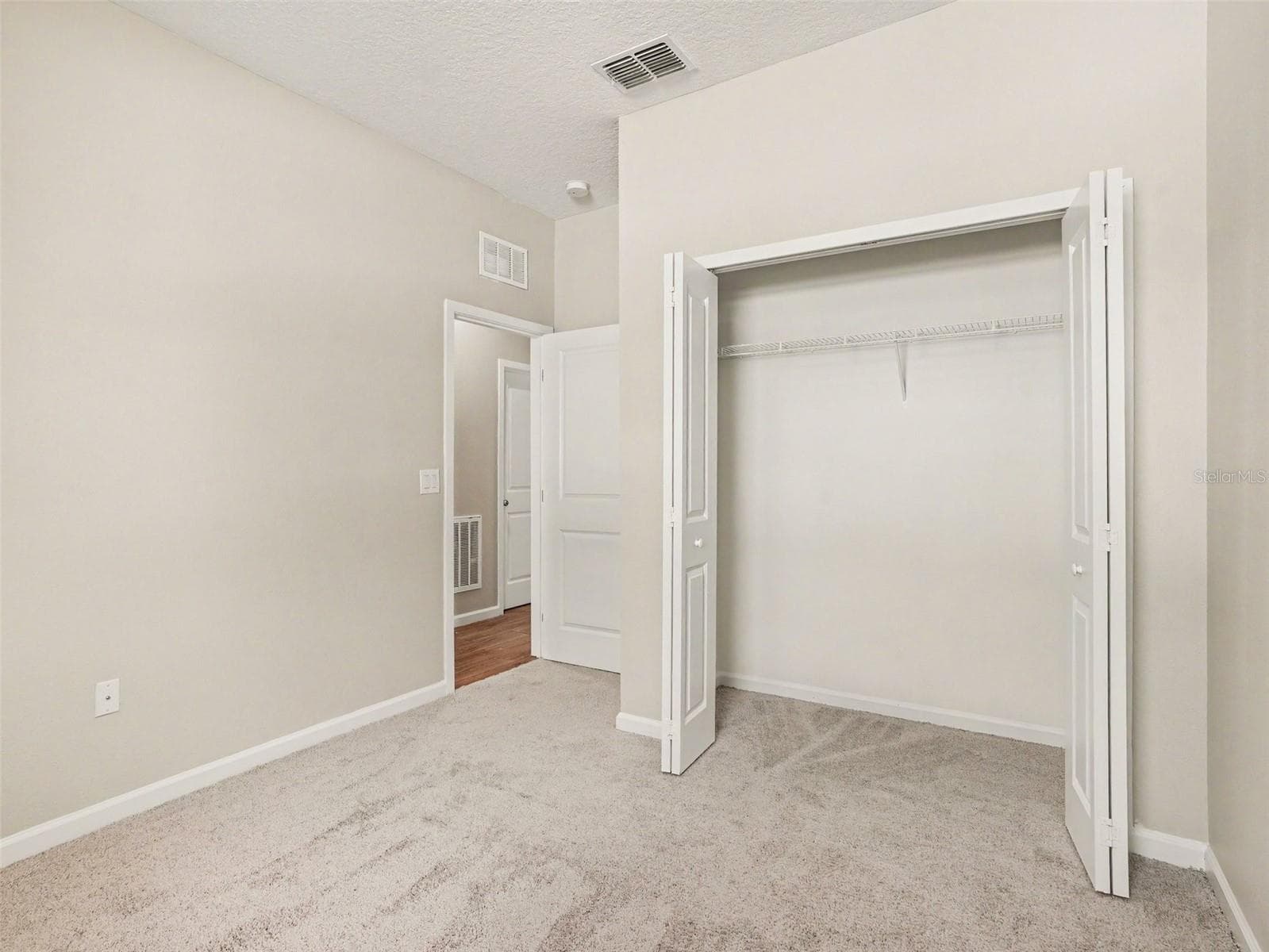 Single Family Residence at 46 ALICANTE CT, KISSIMMEE, photo 5 of 21