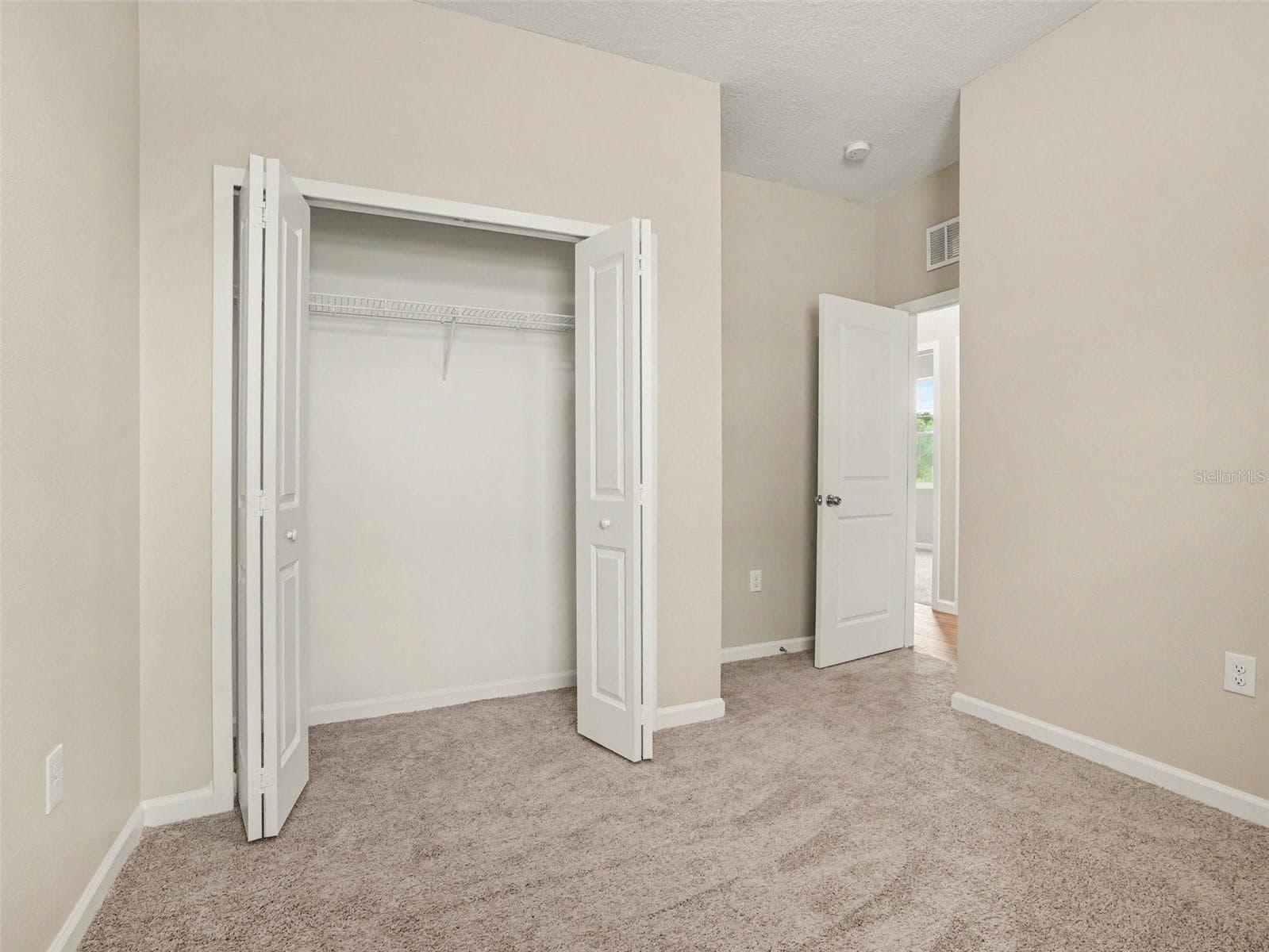 Single Family Residence at 46 ALICANTE CT, KISSIMMEE, photo 18 of 21