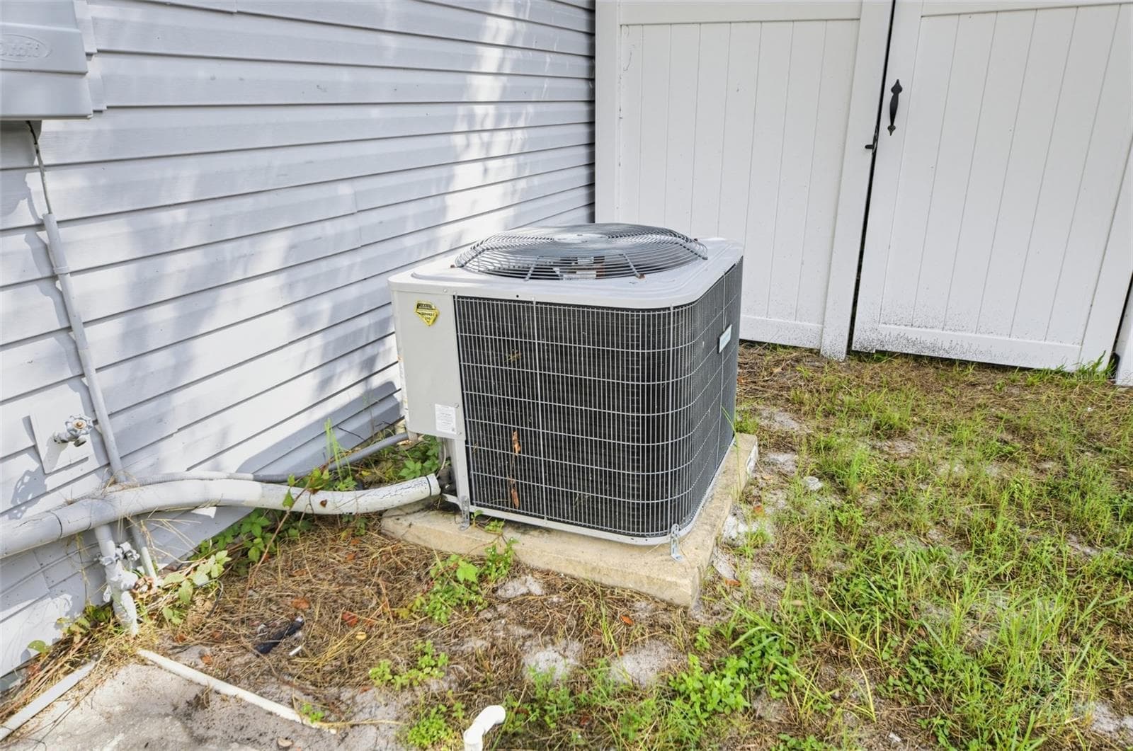 Condenser - 45 HAYES RD, WINTER SPRINGS