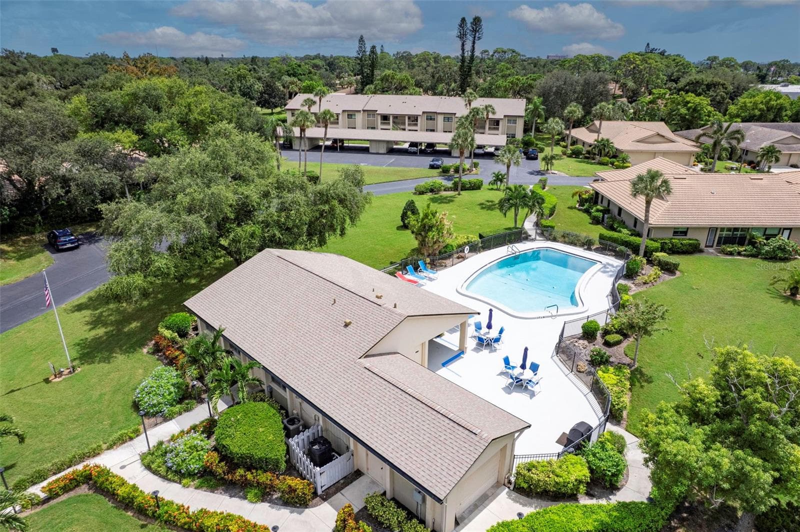 7143 , HEATED POOL & CLUBHOUSE ..so close - 7143 WOOD CREEK DR #203, SARASOTA