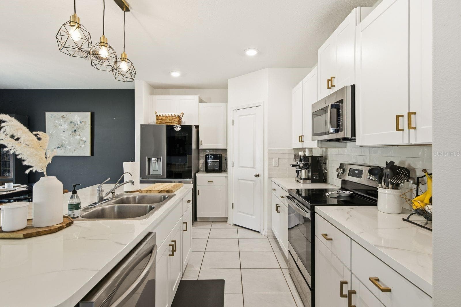Single Family Residence at 6139 APPLE SNAIL AVE, NEW PORT RICHEY, photo 8 of 38