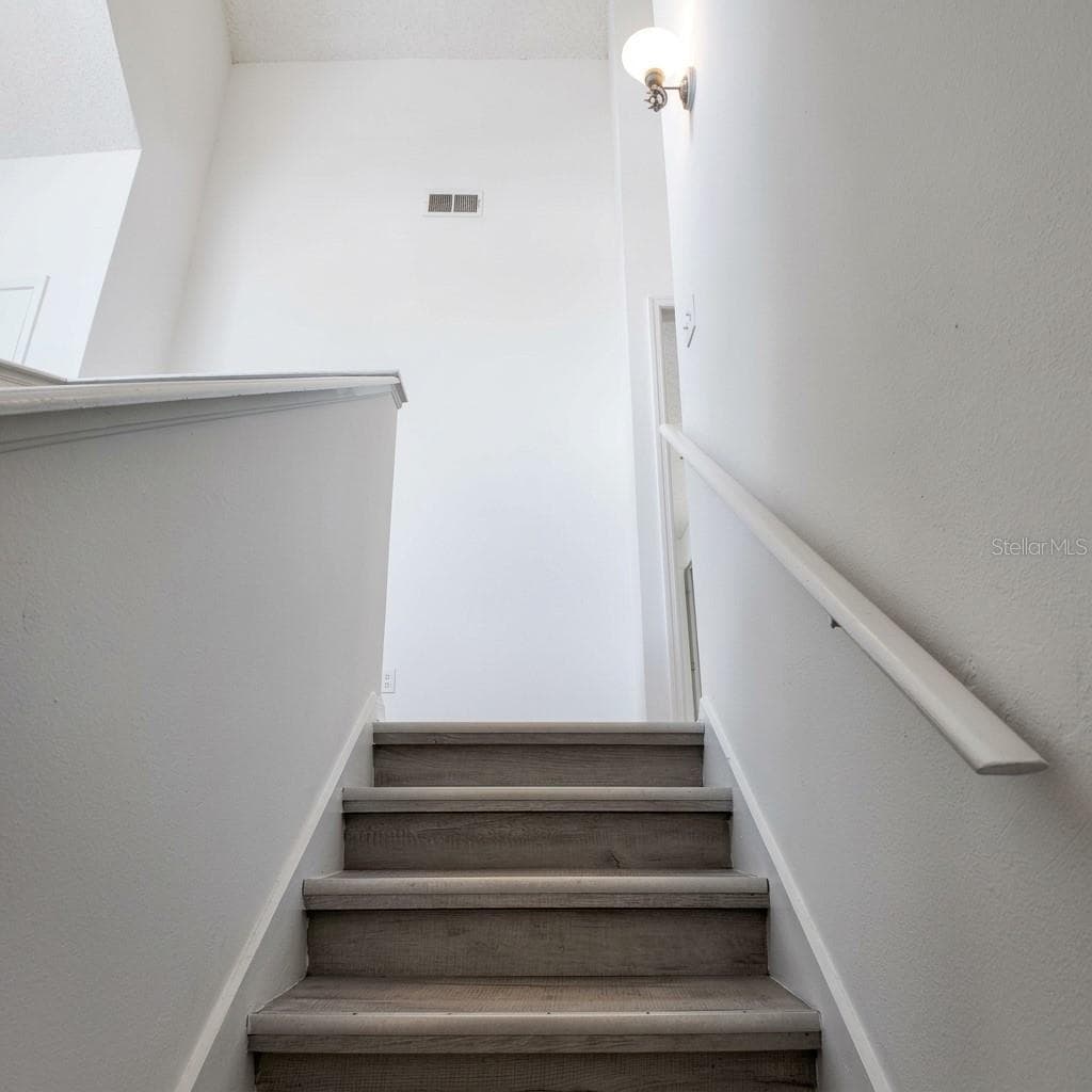 Condominium at 6142 WESTGATE DR #304, ORLANDO, photo 9 of 38