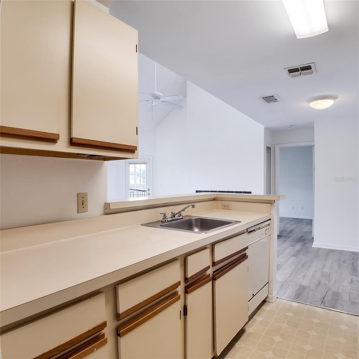 Condominium at 6142 WESTGATE DR #304, ORLANDO, photo 27 of 38