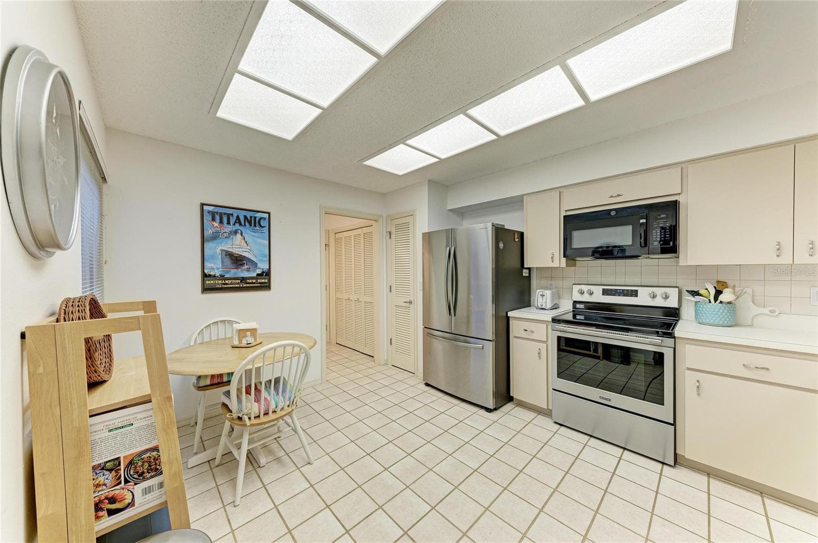 Villa at 3952 WILSHIRE CIR E #166, SARASOTA, photo 15 of 43