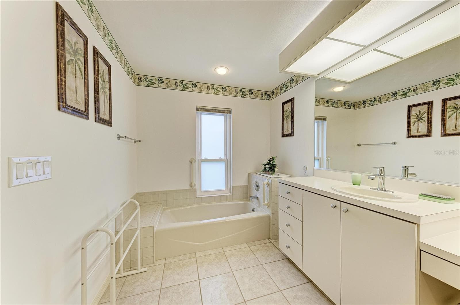 Villa at 3952 WILSHIRE CIR E #166, SARASOTA, photo 28 of 43