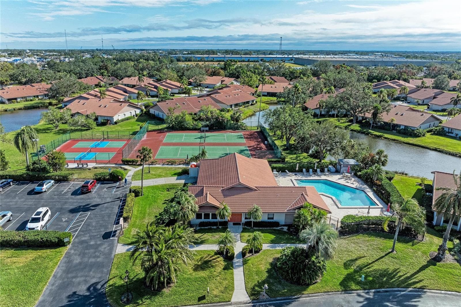 Villa at 3952 WILSHIRE CIR E #166, SARASOTA, photo 42 of 43