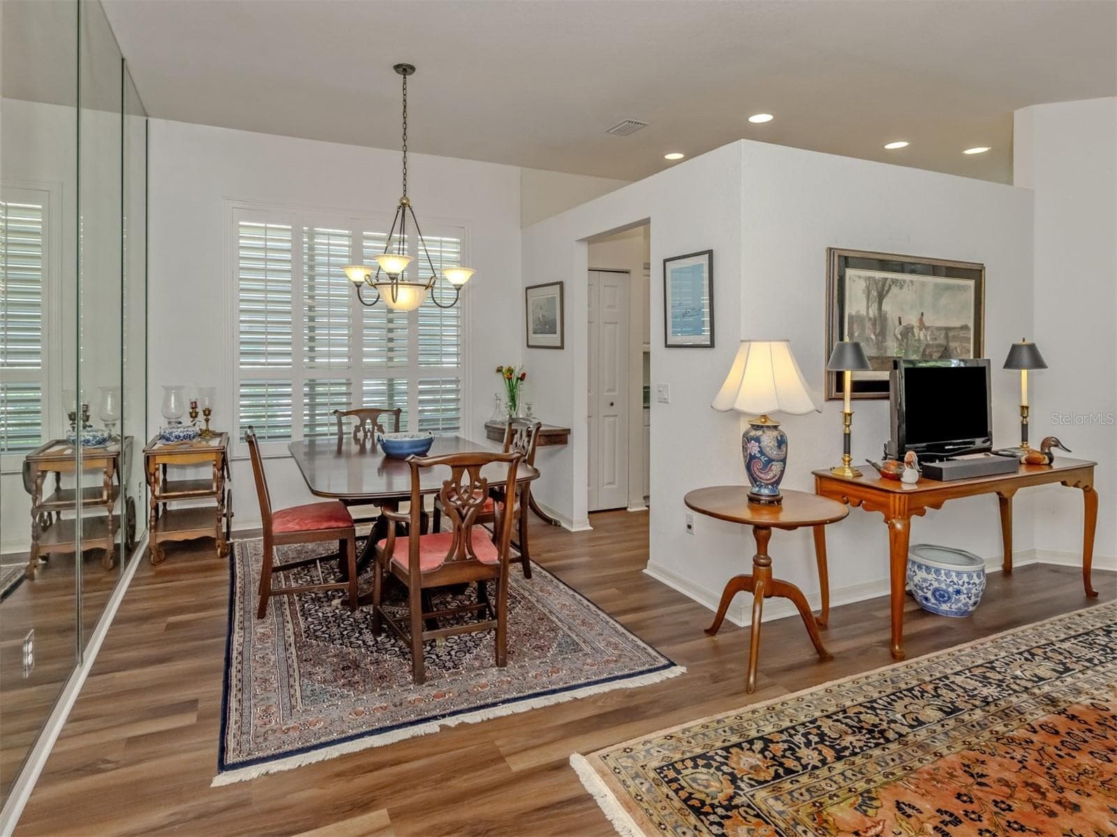 Single Family Residence at 554 FALLBROOK DR, VENICE, photo 10 of 65