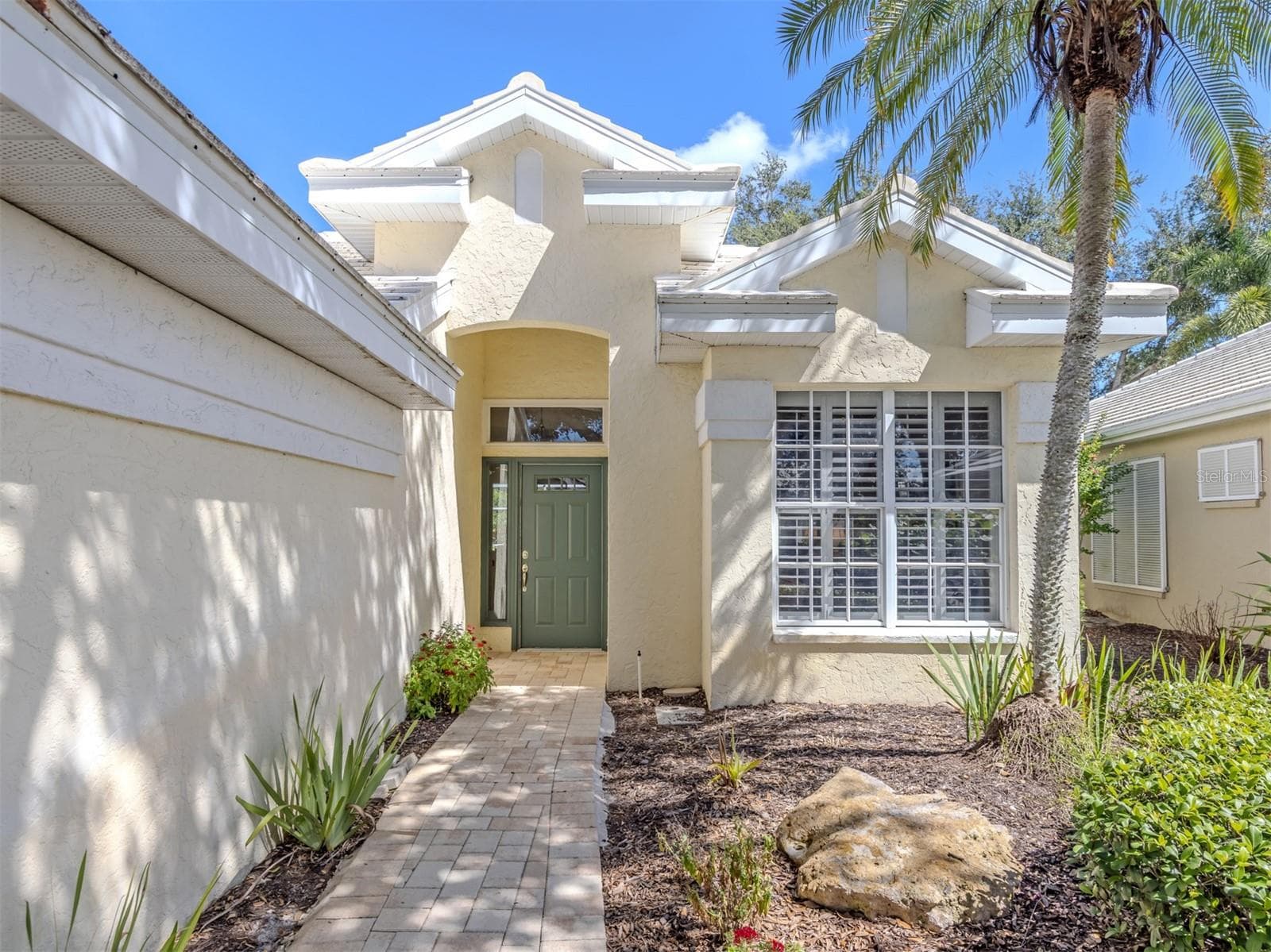 Single Family Residence at 554 FALLBROOK DR, VENICE, photo 24 of 65