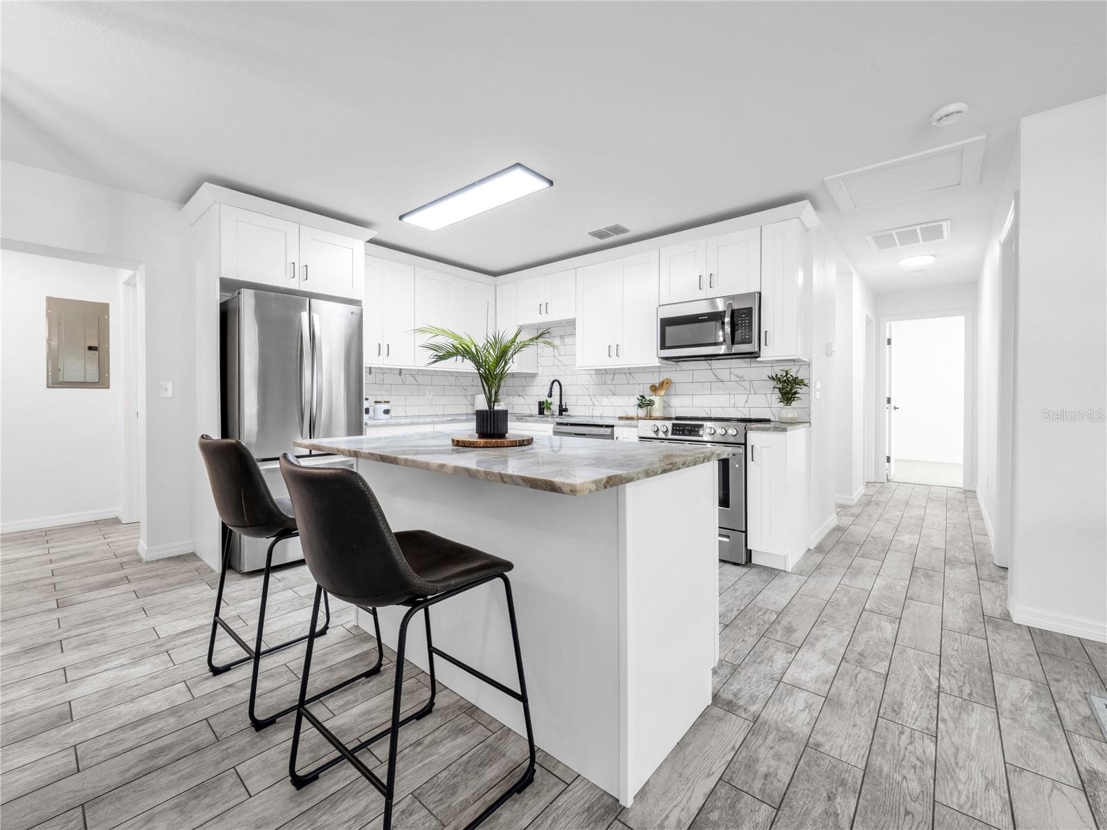 Single Family Residence at 4014 MCLANE DR, TAMPA, photo 14 of 33