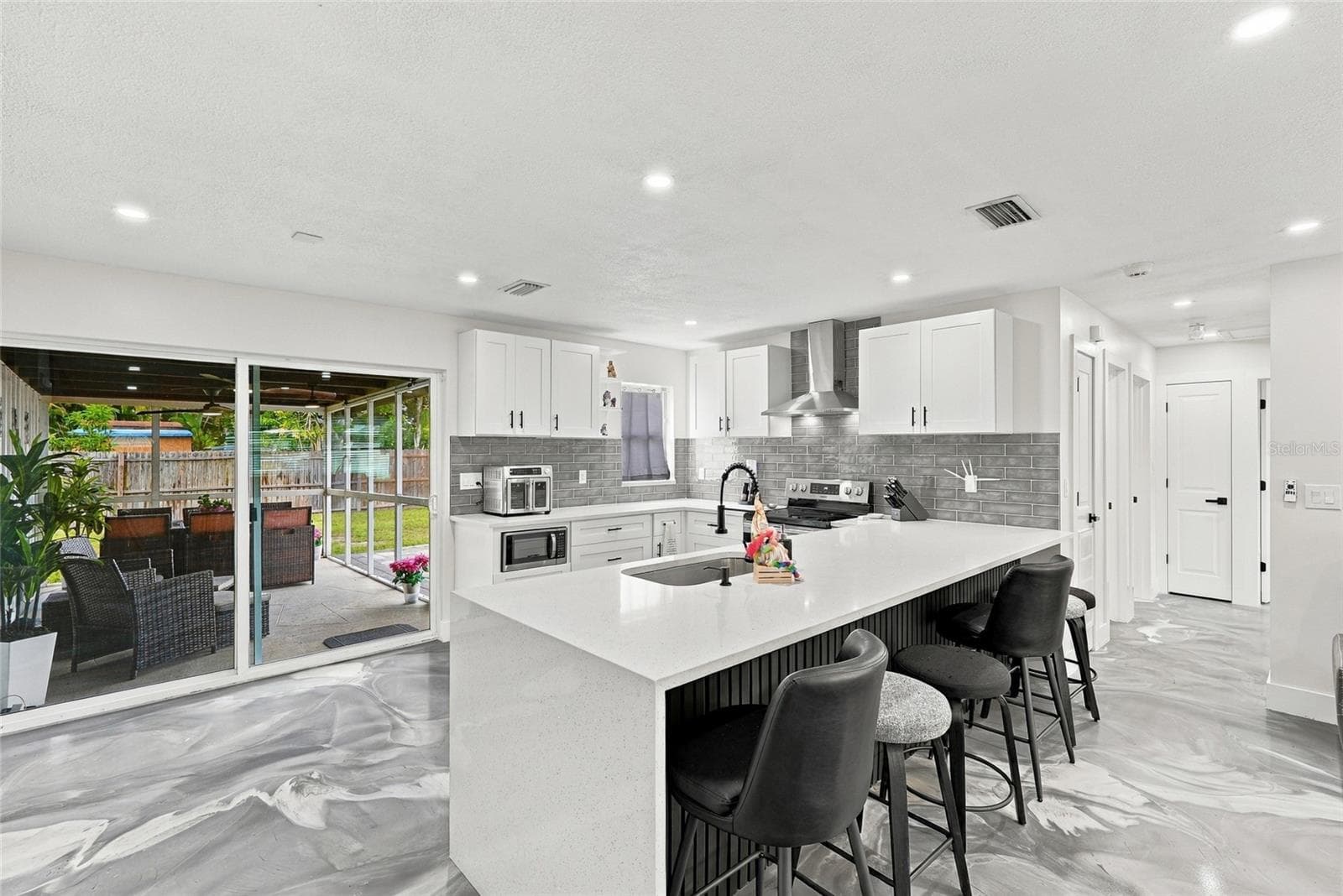Single Family Residence at 10259 NARANJA ST, SEMINOLE, photo 8 of 40