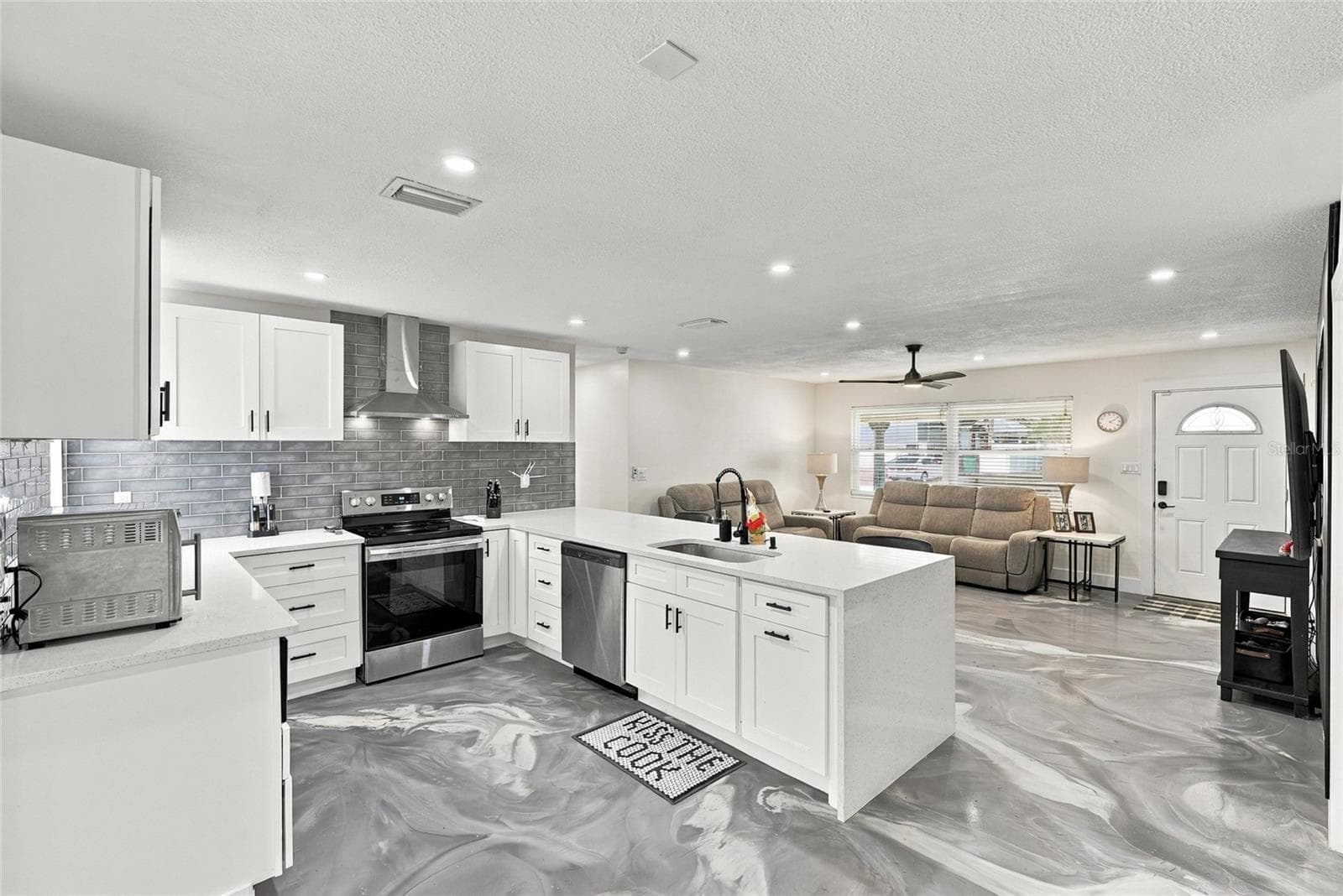 Single Family Residence at 10259 NARANJA ST, SEMINOLE, photo 9 of 40