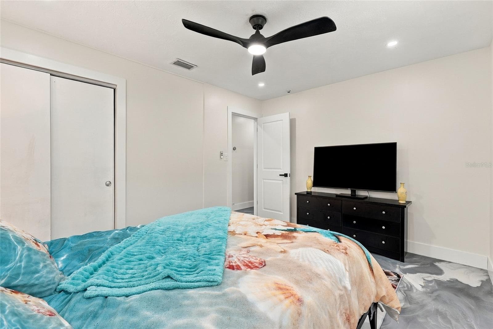 Single Family Residence at 10259 NARANJA ST, SEMINOLE, photo 15 of 40