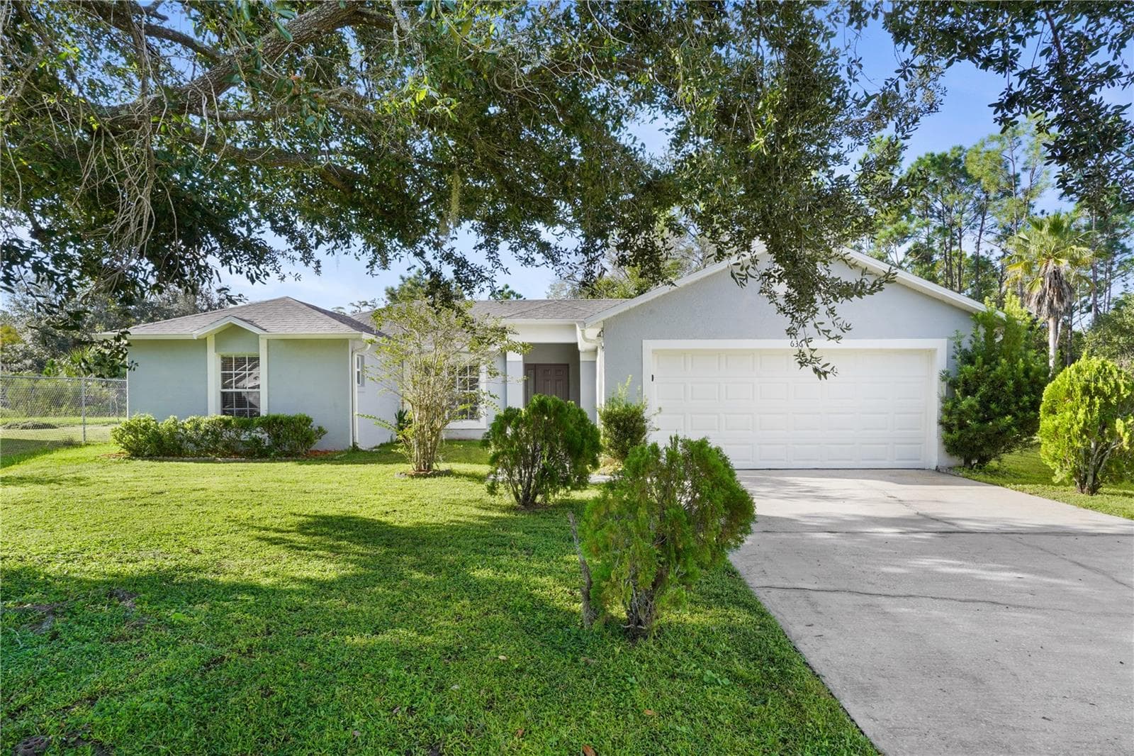 Single Family Residence at 636 REGENCY WAY, KISSIMMEE, photo 2 of 35