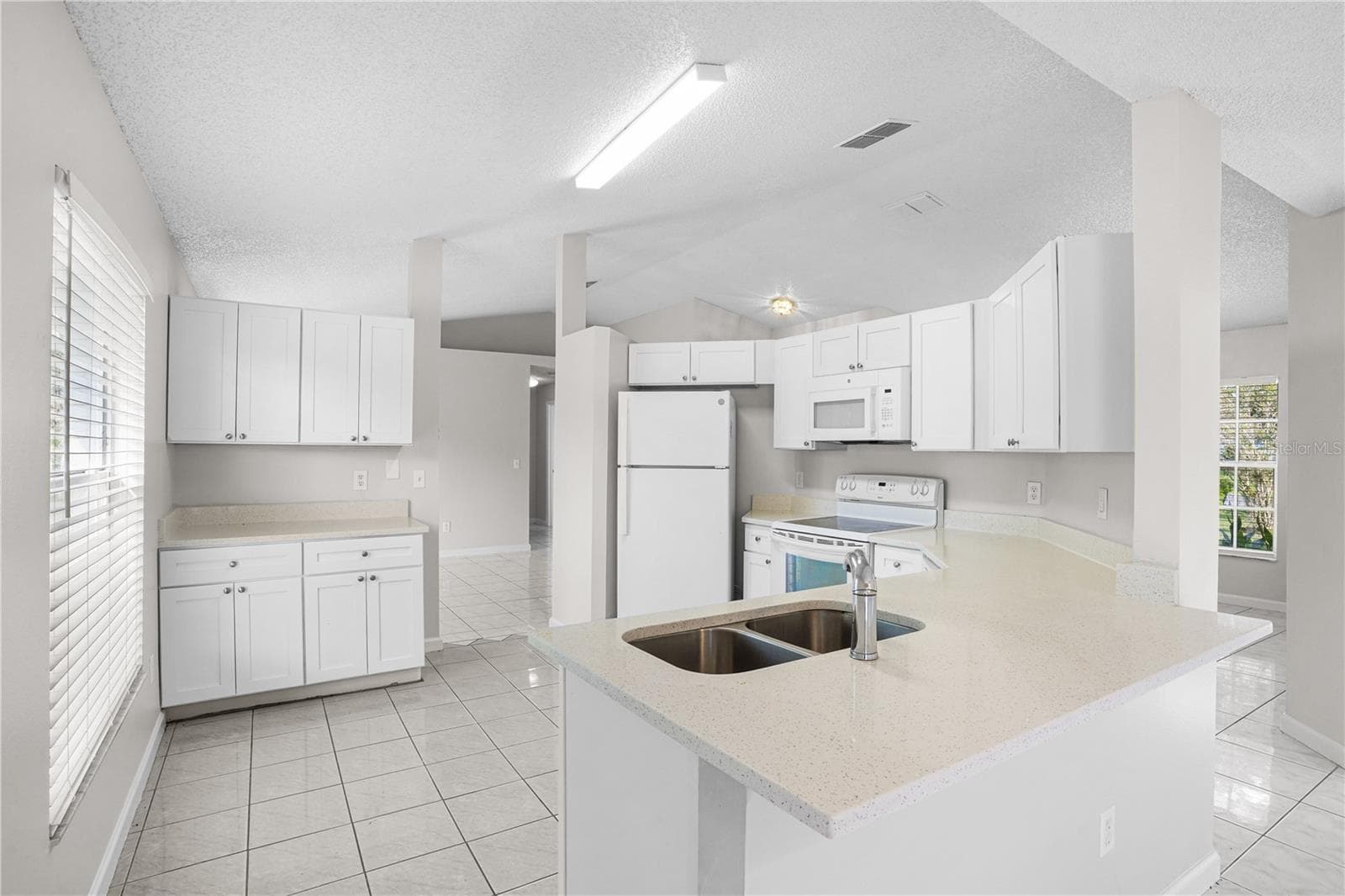 Single Family Residence at 636 REGENCY WAY, KISSIMMEE, photo 12 of 35