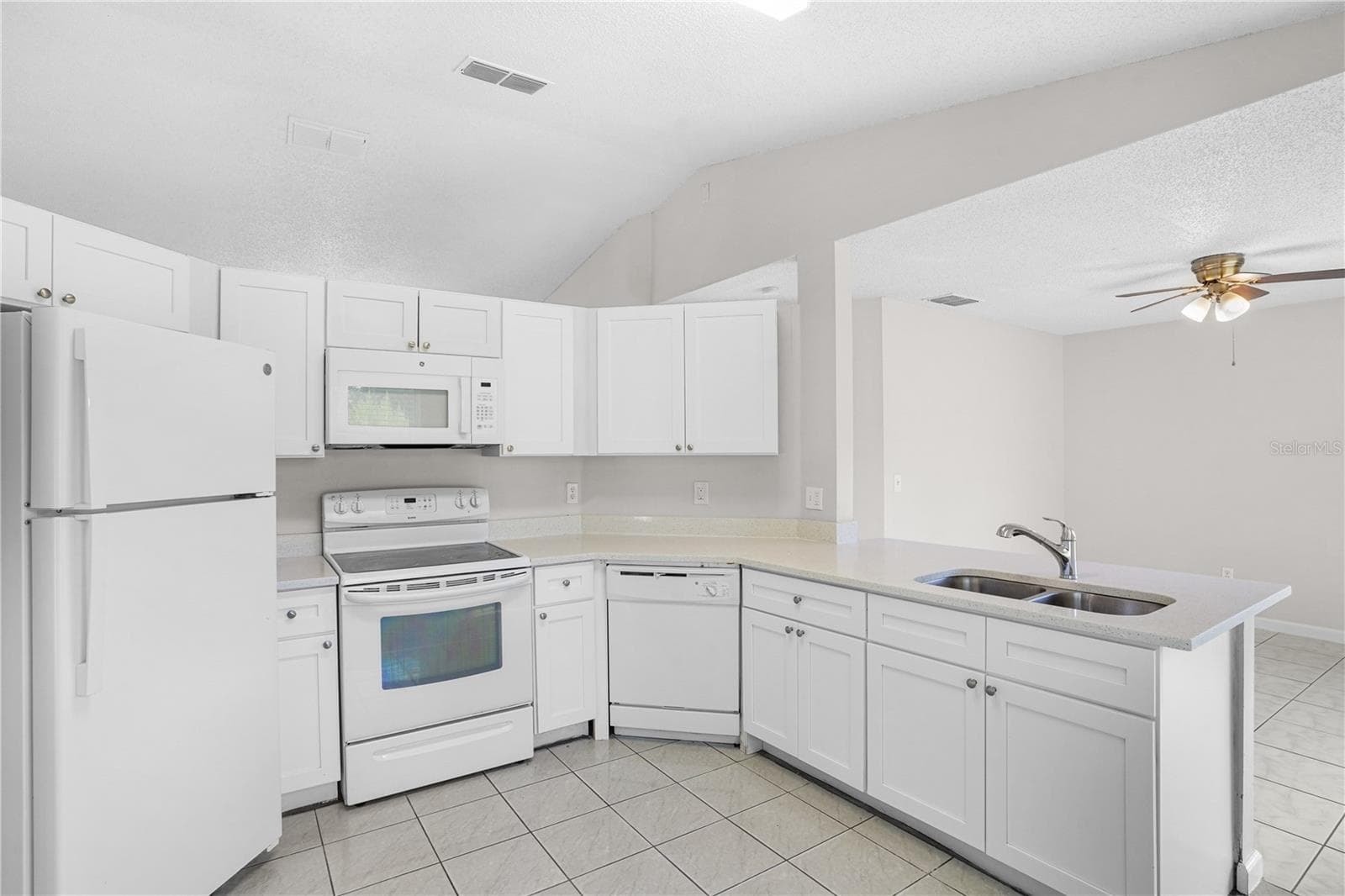Single Family Residence at 636 REGENCY WAY, KISSIMMEE, photo 14 of 35