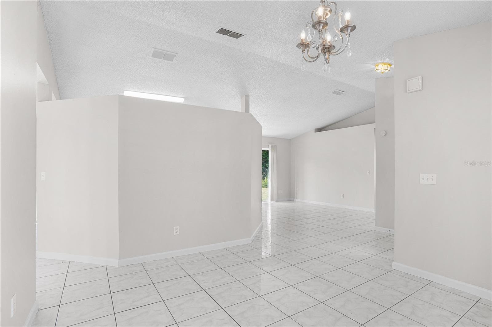 Single Family Residence at 636 REGENCY WAY, KISSIMMEE, photo 16 of 35