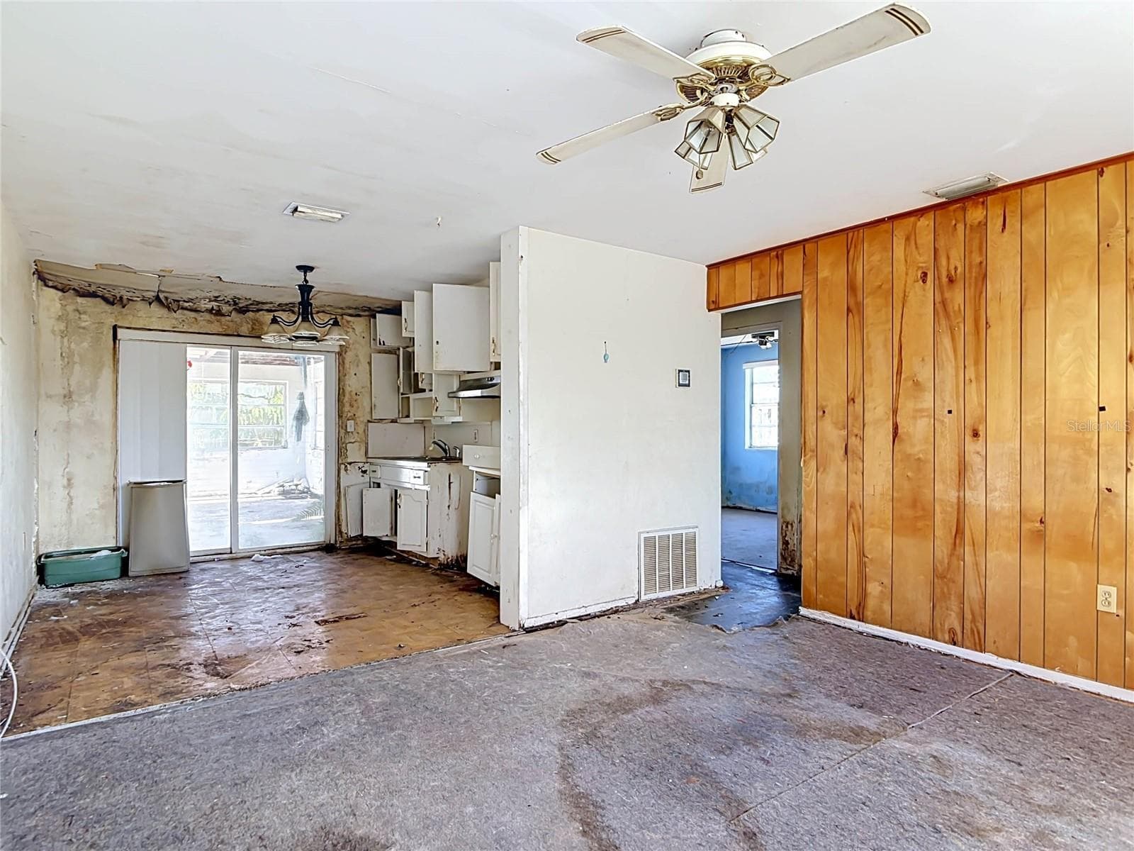 Single Family Residence at 47 PALM DR, ORMOND BEACH, photo 9 of 35