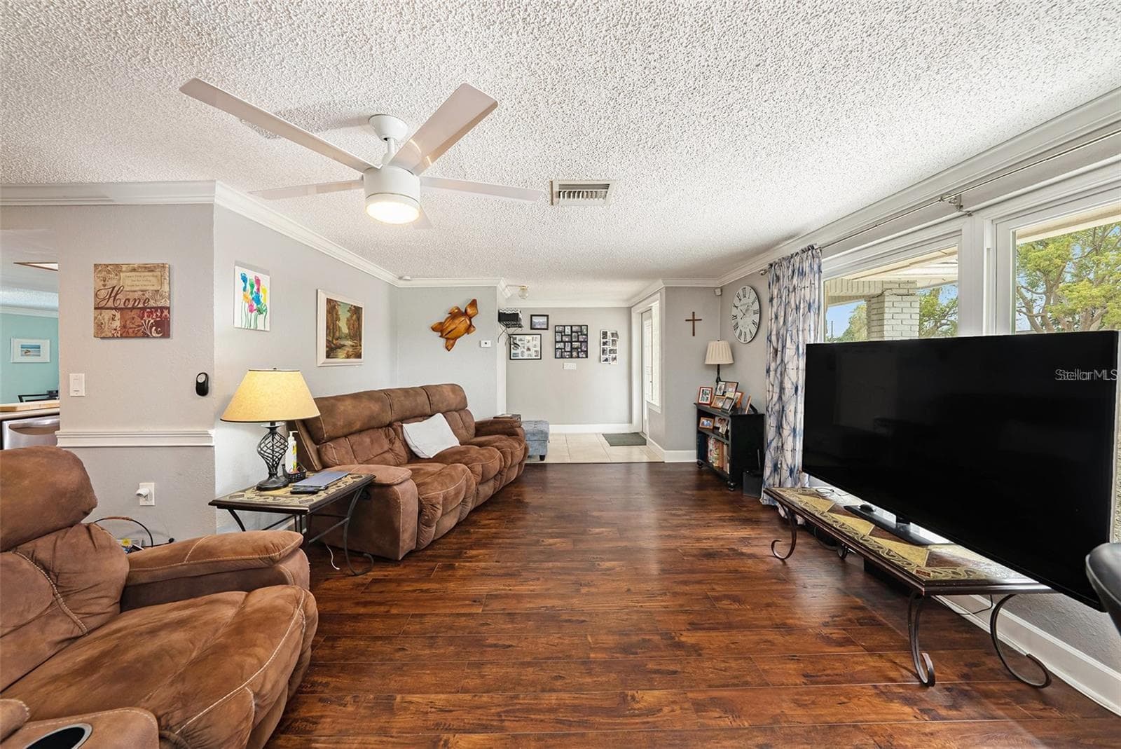 Single Family Residence at 1117 RUSHMORE DR, HOLIDAY, photo 4 of 29