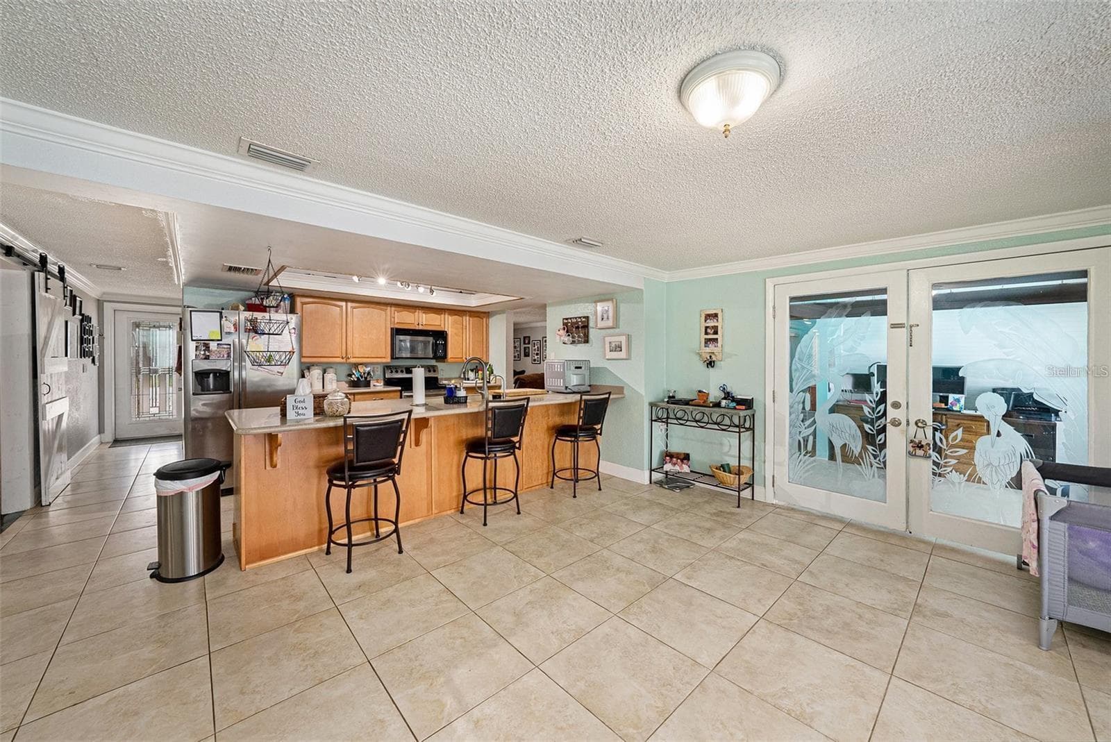 Single Family Residence at 1117 RUSHMORE DR, HOLIDAY, photo 8 of 29