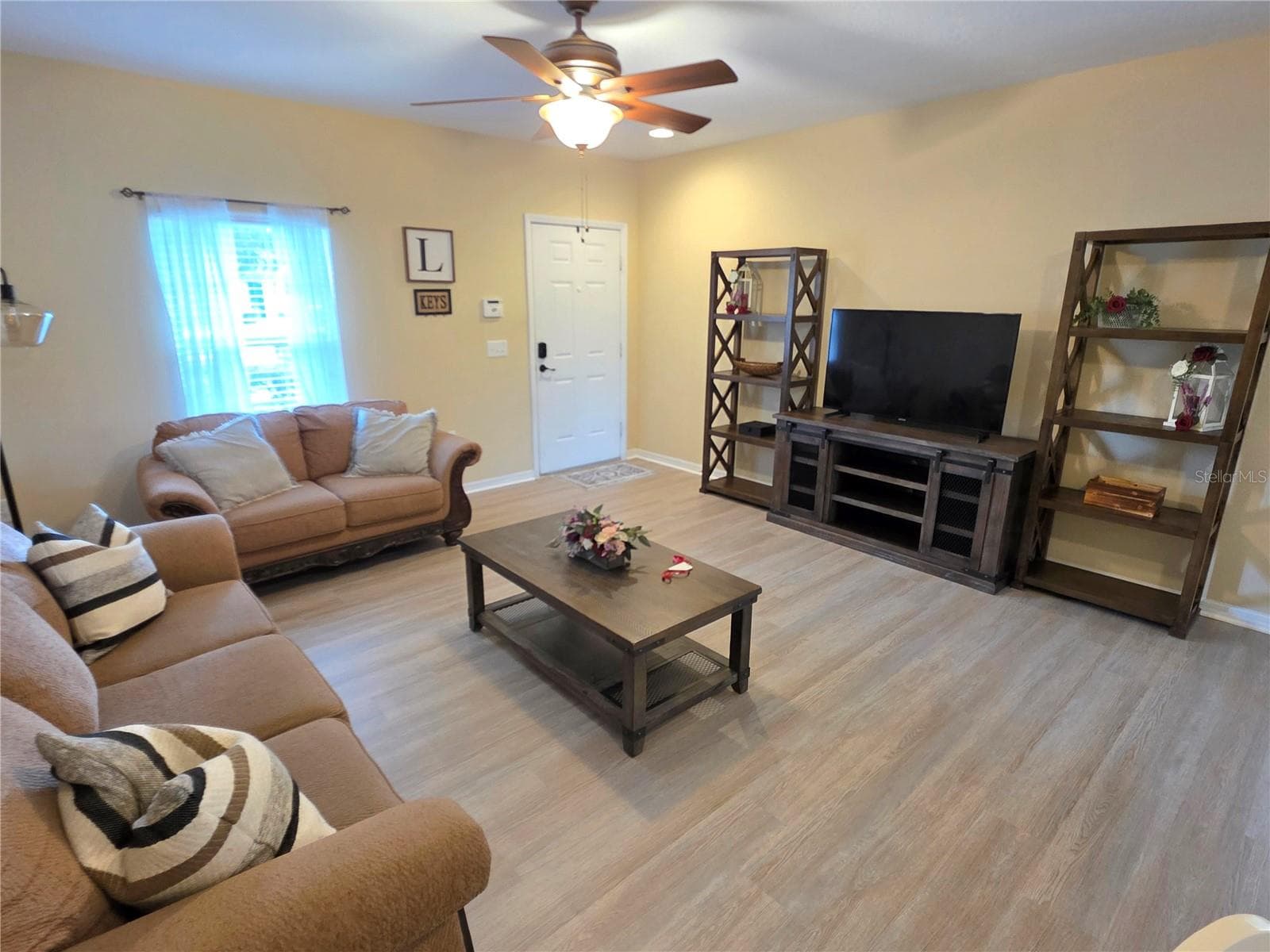 Townhouse at 15801 STABLE RUN DR, SPRING HILL, photo 4 of 37