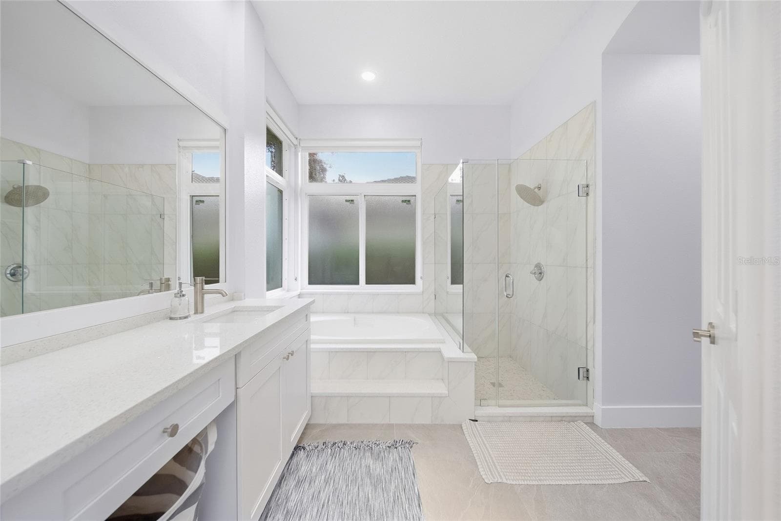 Single Family Residence at 17911 HOLLY BROOK DR, TAMPA, photo 19 of 37