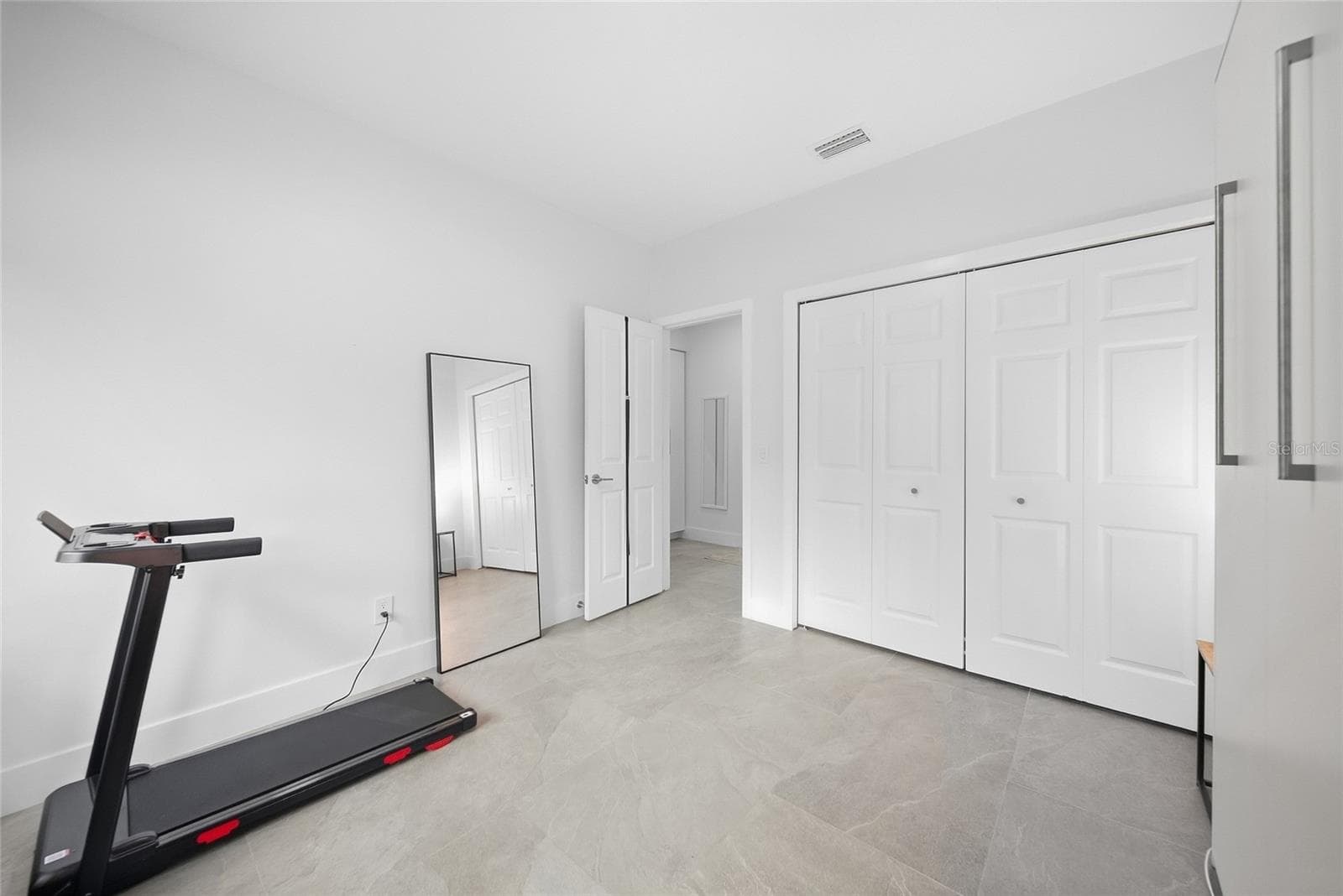 Single Family Residence at 17911 HOLLY BROOK DR, TAMPA, photo 21 of 37