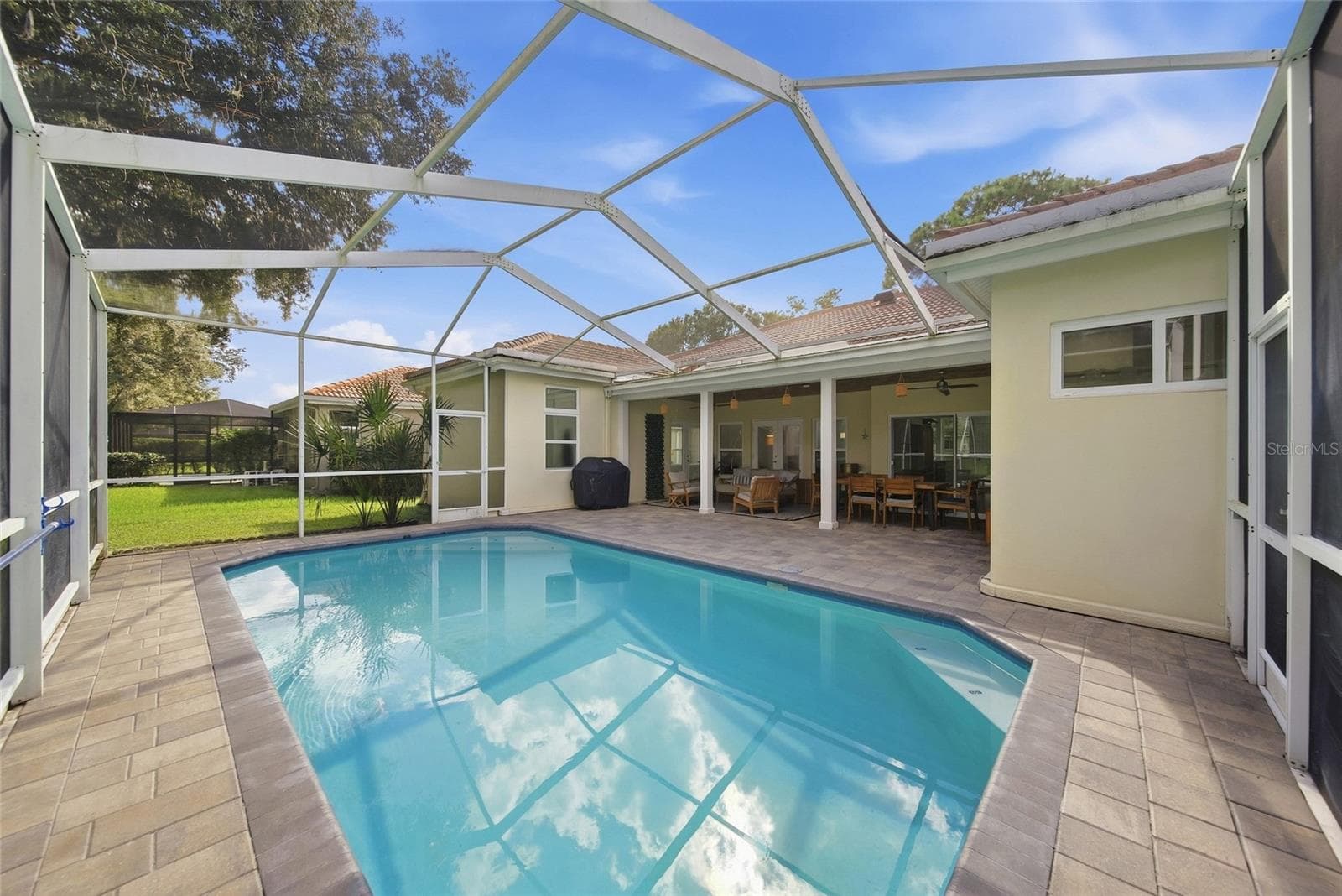 Single Family Residence at 17911 HOLLY BROOK DR, TAMPA, photo 31 of 37