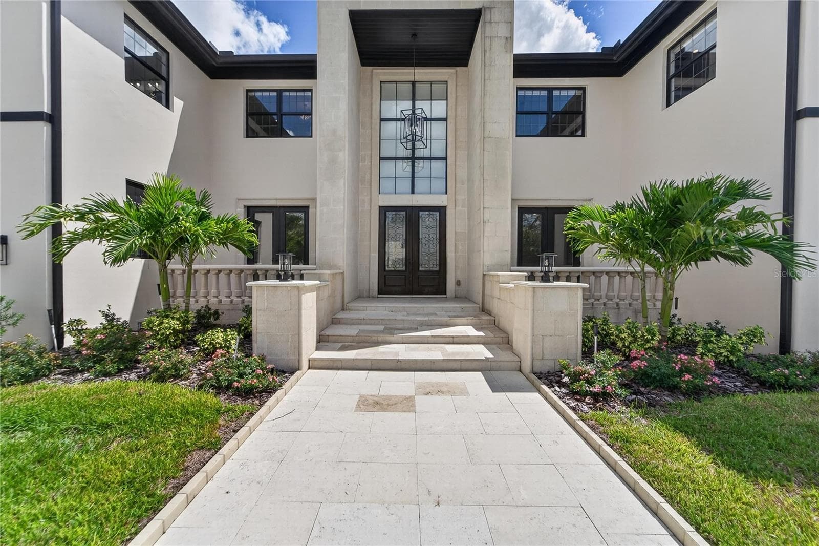 Front Walkway - 420 S ROYAL POINCIANA DR, TAMPA