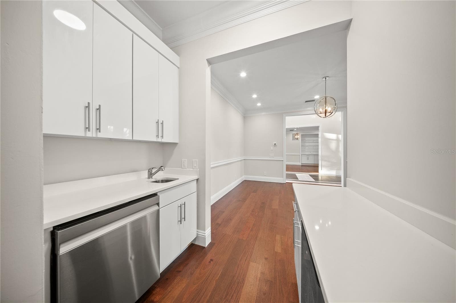 Butler's Pantry - 420 S ROYAL POINCIANA DR, TAMPA
