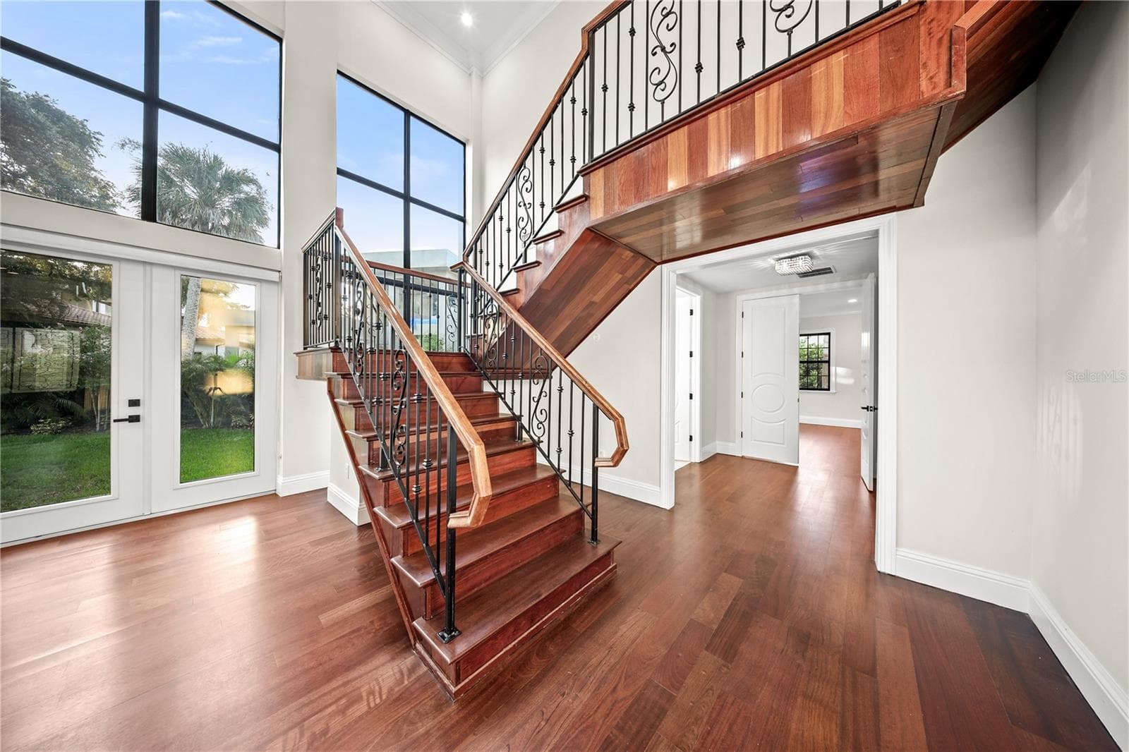 Staircase - 420 S ROYAL POINCIANA DR, TAMPA