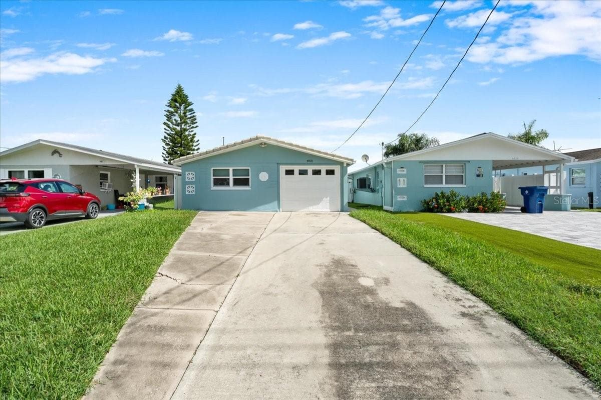 Single Family Residence at 4821 FLORAMAR TER, NEW PORT RICHEY, photo 4 of 63