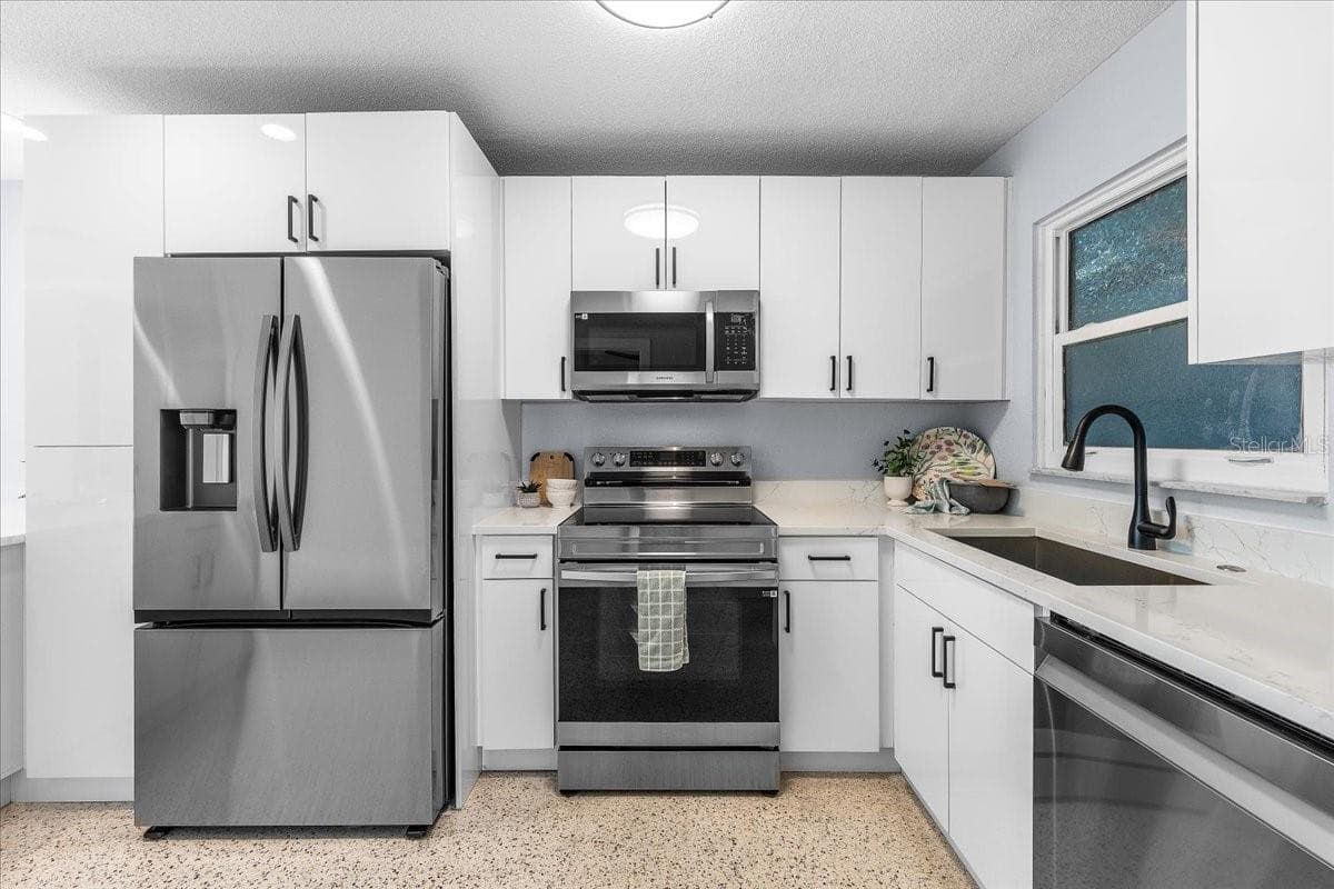 Single Family Residence at 4821 FLORAMAR TER, NEW PORT RICHEY, photo 15 of 63