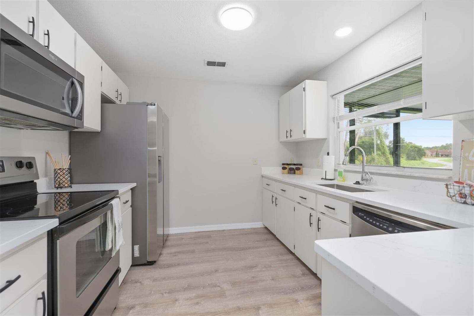 Single Family Residence at 2699 BENTLEY DR, DELTONA, photo 7 of 30