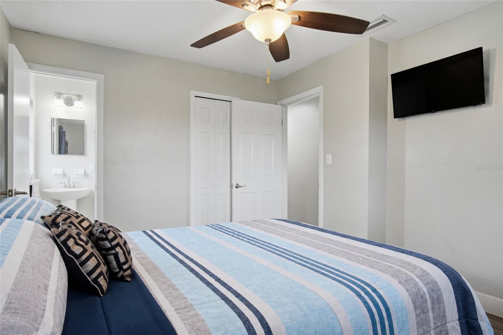 Single Family Residence at 5941 SWOFFIELD DR, ORLANDO, photo 16 of 18
