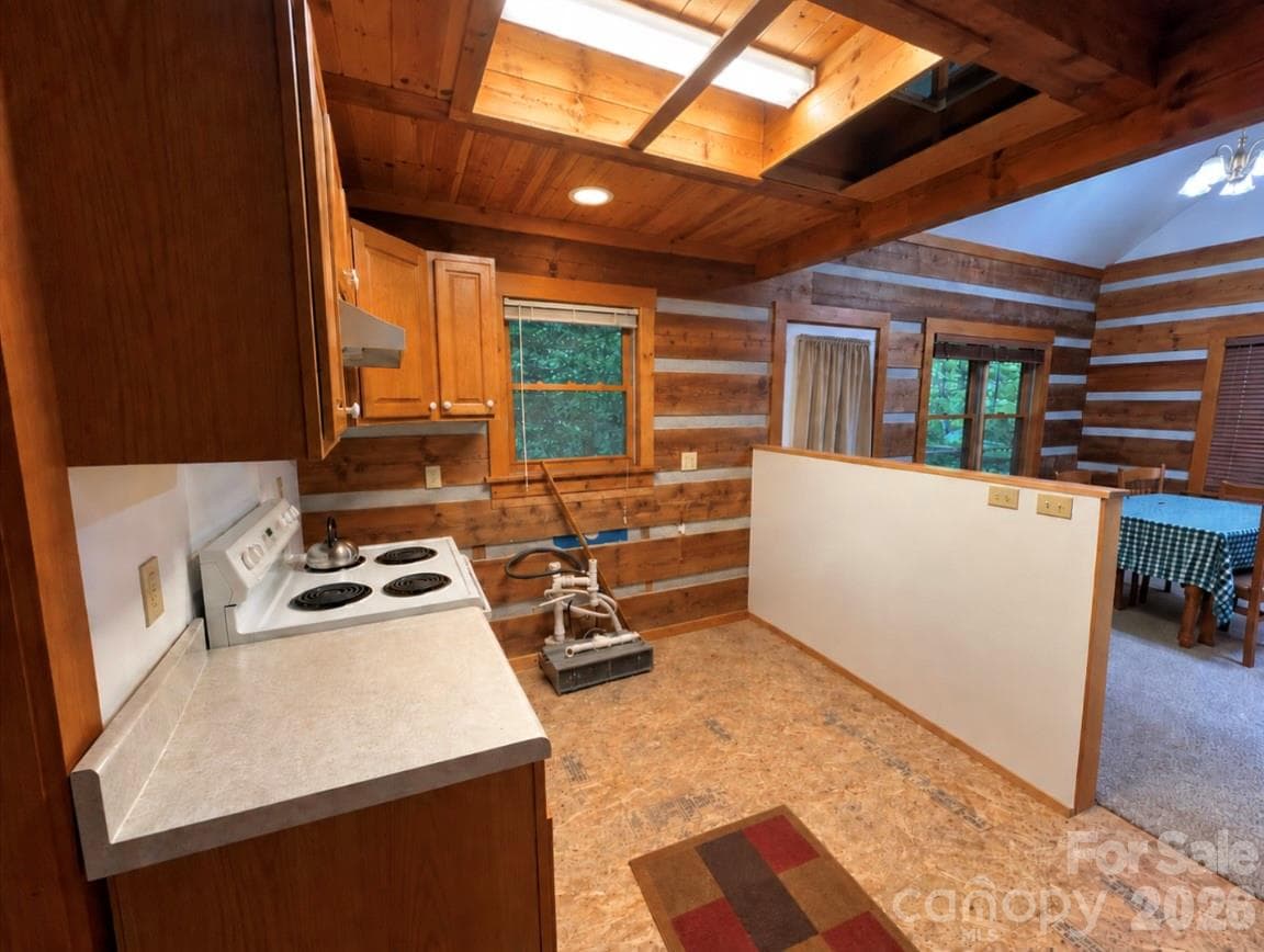 Single Family Residence at 100 Creek Bend Road, Waynesville, photo 5 of 13