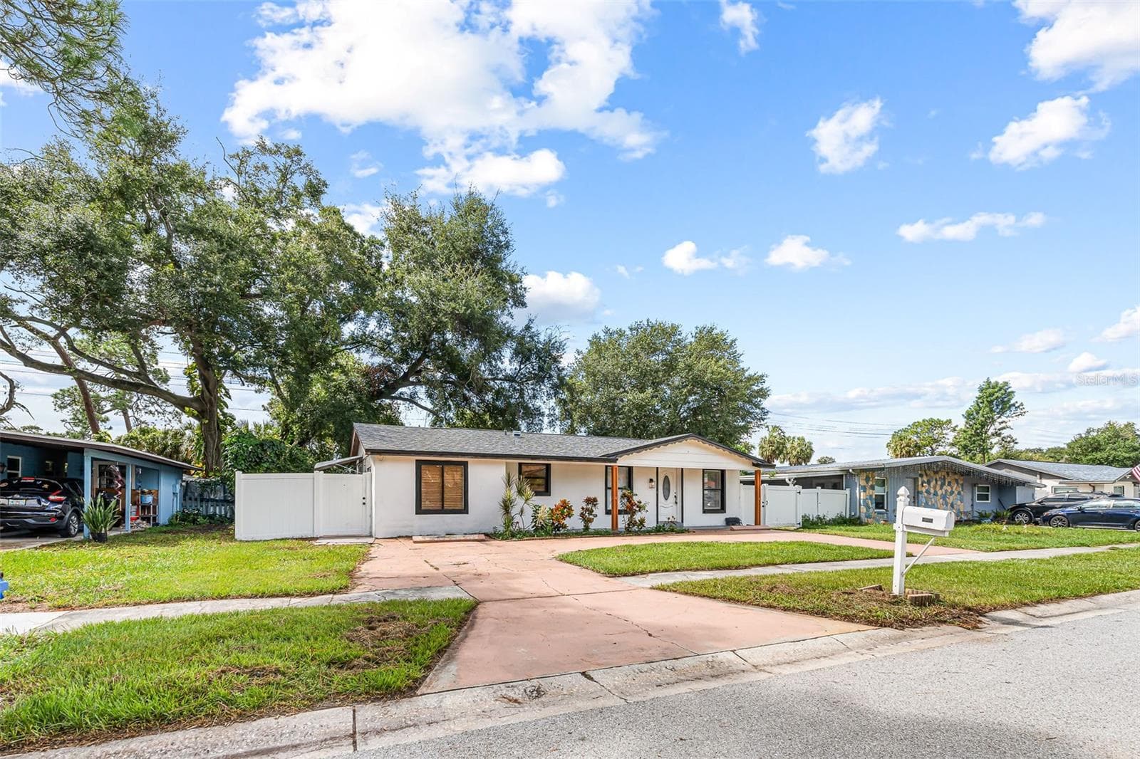 Single Family Residence at 6524 LA MESA CIR, TAMPA, photo 3 of 45