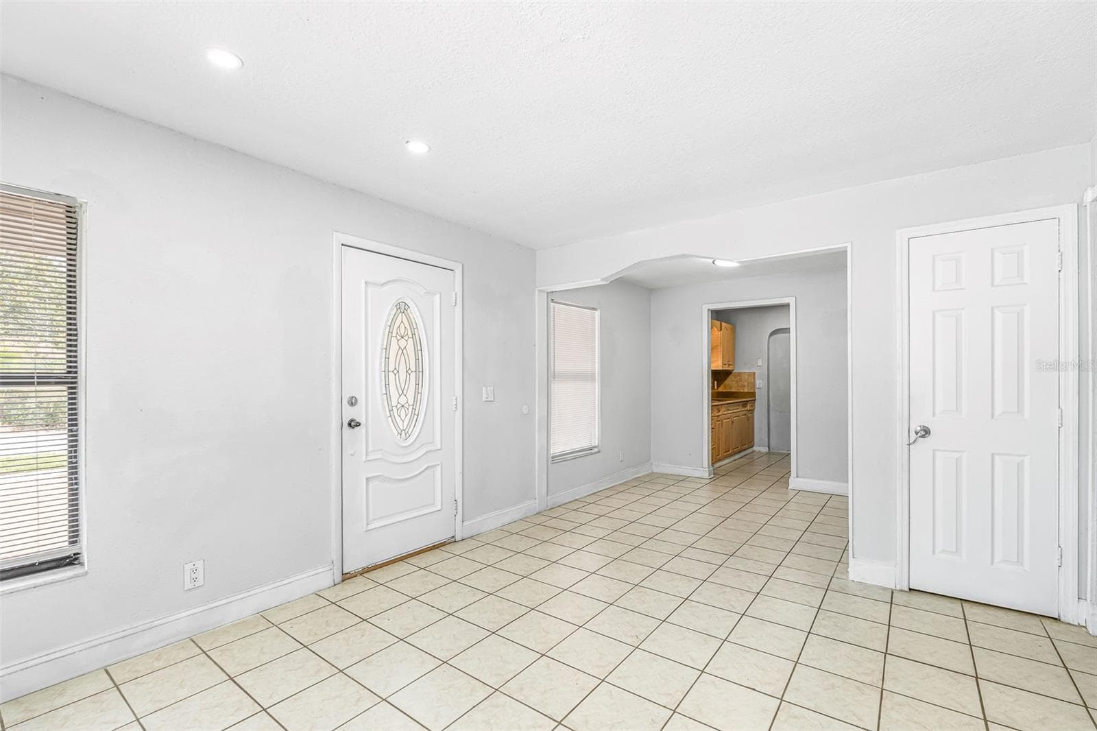 Single Family Residence at 6524 LA MESA CIR, TAMPA, photo 7 of 45