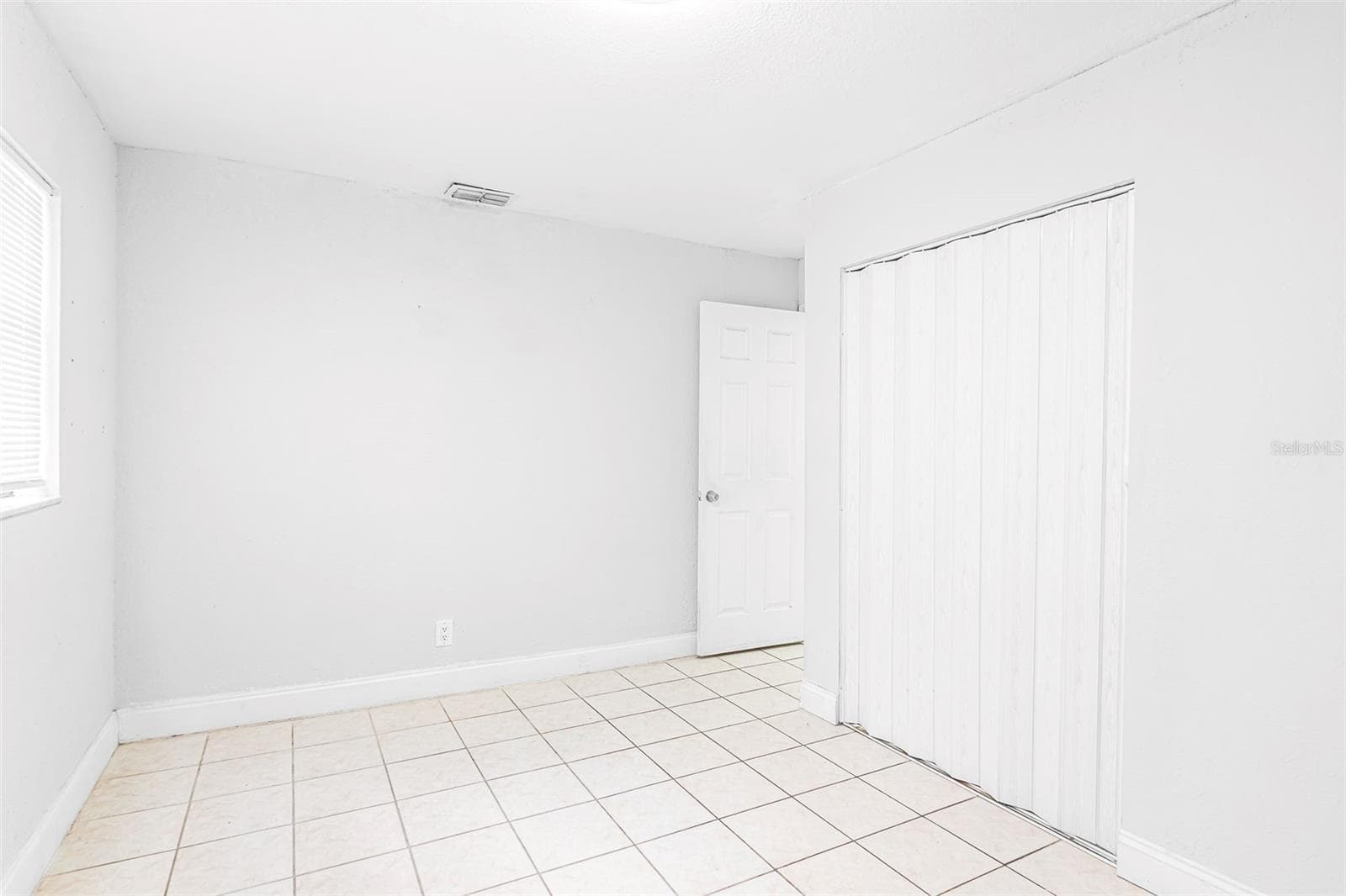 Single Family Residence at 6524 LA MESA CIR, TAMPA, photo 14 of 45