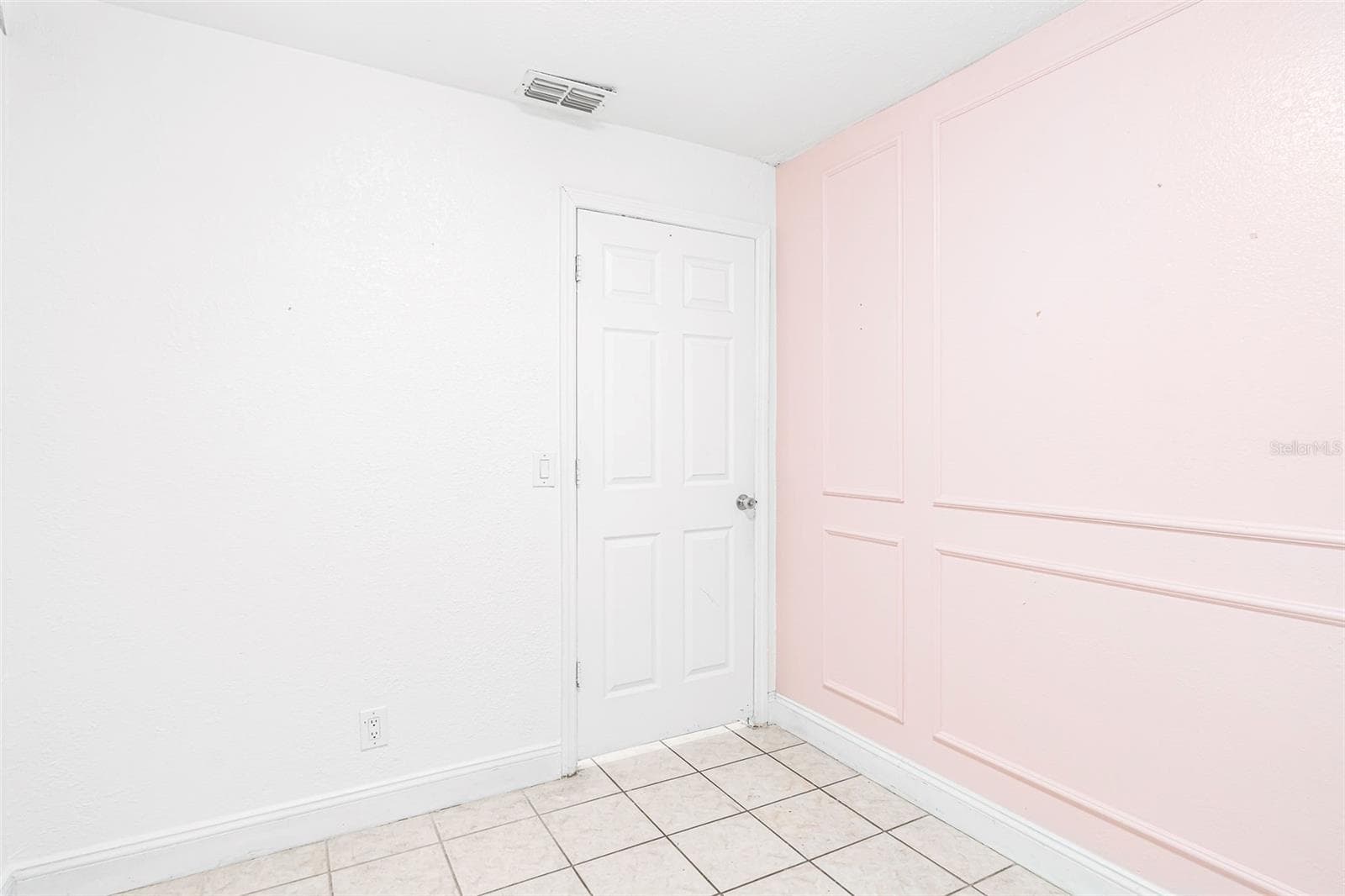 Single Family Residence at 6524 LA MESA CIR, TAMPA, photo 17 of 45