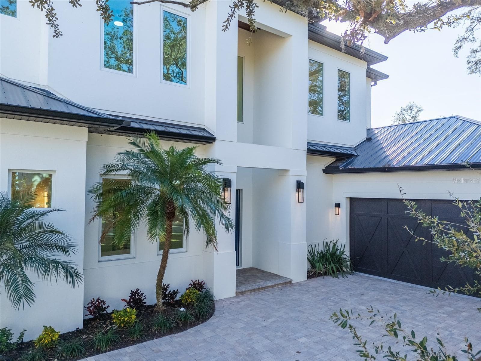 Single Family Residence at 2420 FLOYD ST, SARASOTA, photo 11 of 75