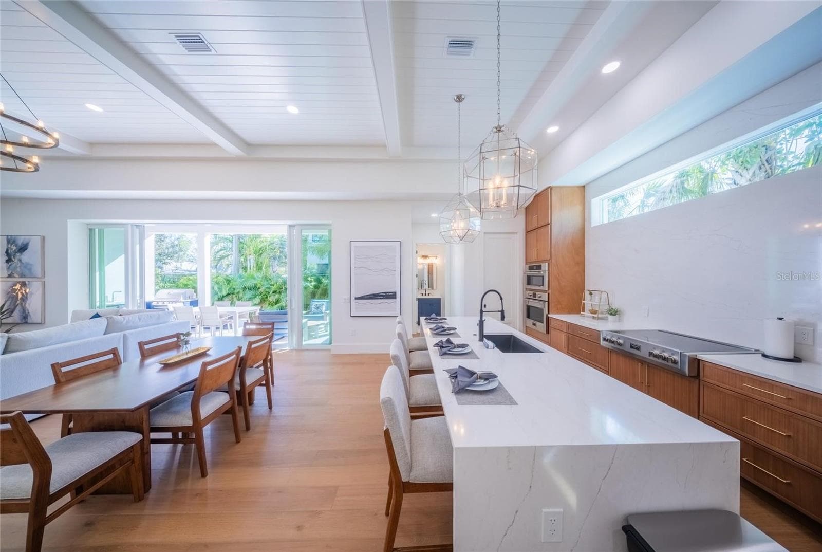 Single Family Residence at 2420 FLOYD ST, SARASOTA, photo 20 of 75