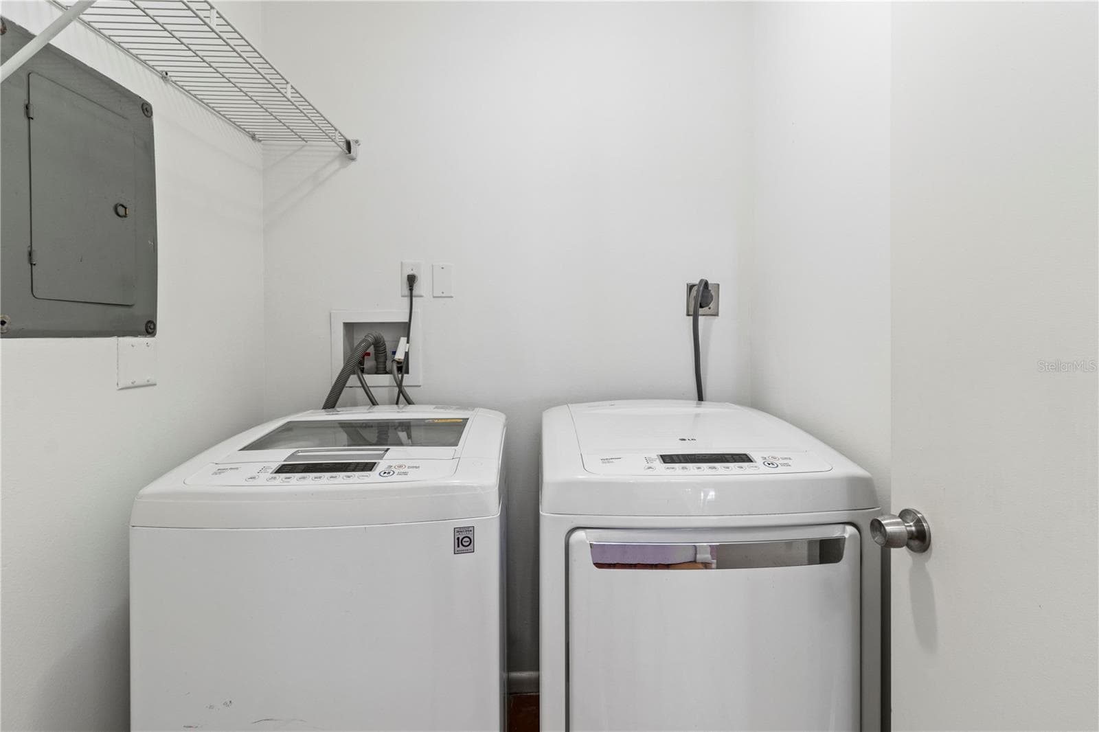 First floor laundry room - 2375 LAKESIDE MEWS #D2, SARASOTA