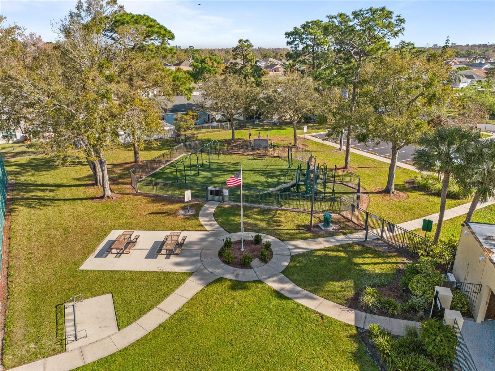 Community amenities - 4609 CHEYENNE POINT TRL, KISSIMMEE